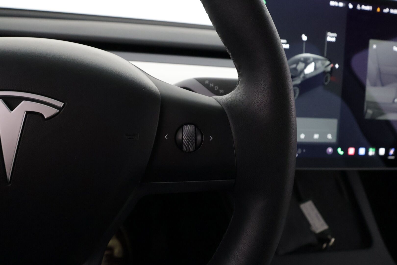 TESLA MODEL Y 2021 Long Range - | ILP | Koukku | Lasikatto | ACC | Matrix-LED | P.Kamera | Muistipenkki | Premium Audio | Navi | Kaistavahti | Keyless | 2x Latauskaapelit | Kahdet renkaat |