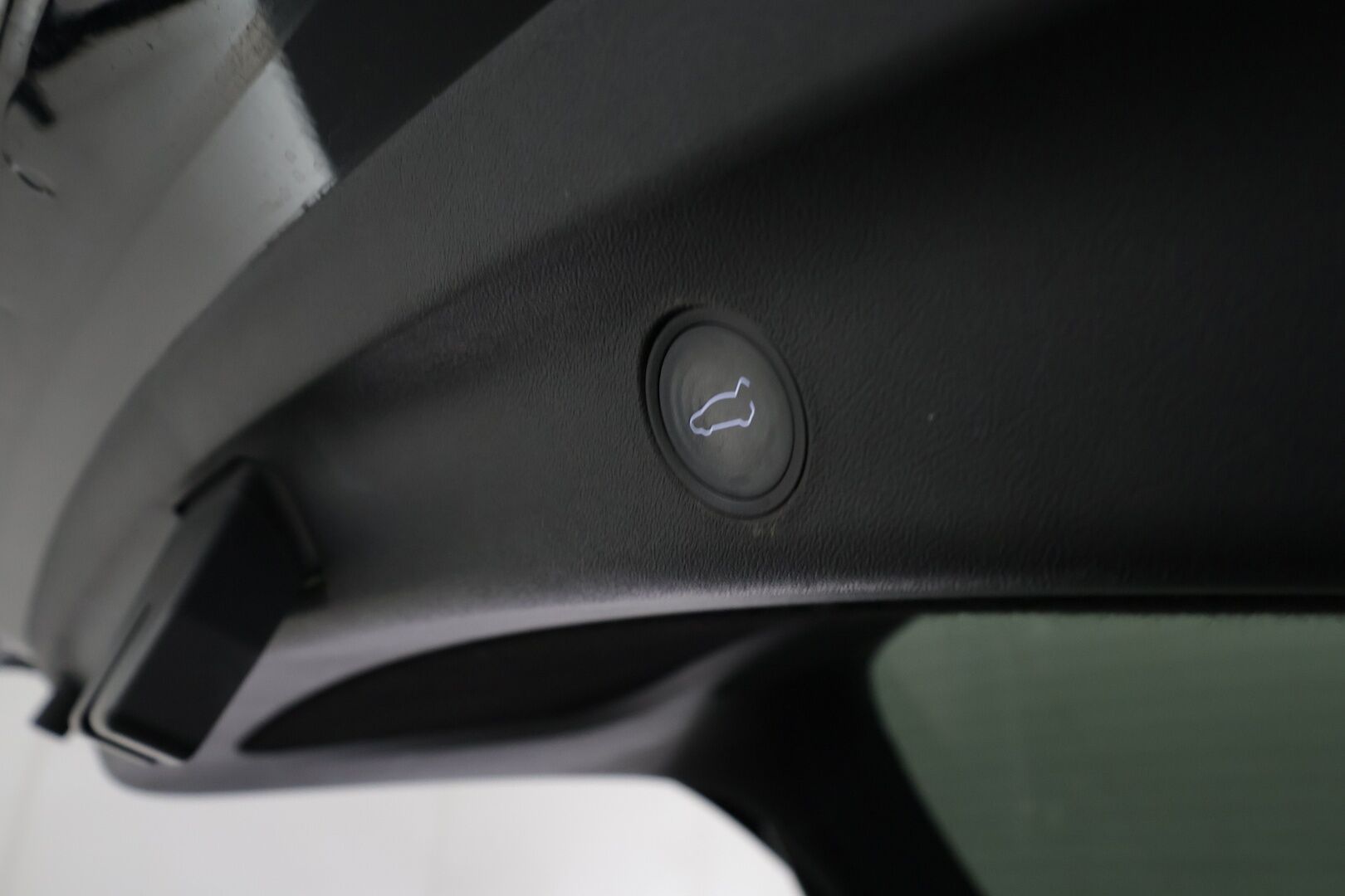 TESLA MODEL Y 2021 Long Range - | ILP | Koukku | Lasikatto | ACC | Matrix-LED | P.Kamera | Muistipenkki | Premium Audio | Navi | Kaistavahti | Keyless | 2x Latauskaapelit | Kahdet renkaat |