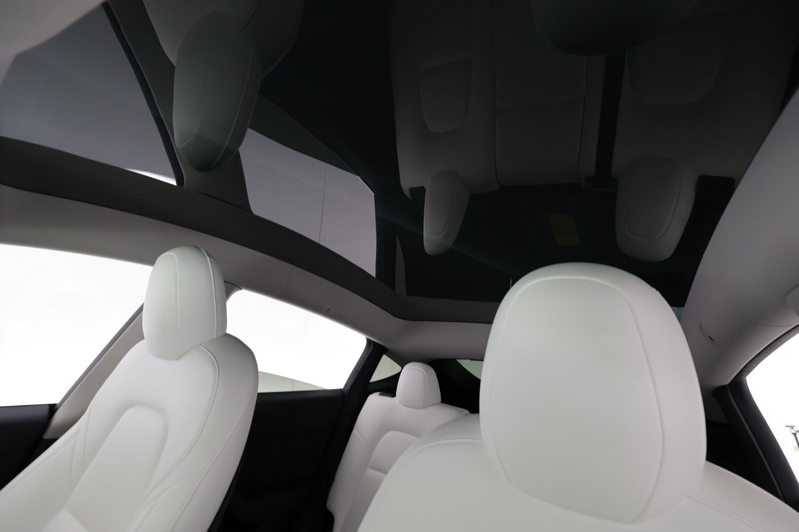 TESLA MODEL Y 2021 Long Range - | ILP | Koukku | Lasikatto | ACC | Matrix-LED | P.Kamera | Muistipenkki | Premium Audio | Navi | Kaistavahti | Keyless | 2x Latauskaapelit | Kahdet renkaat |