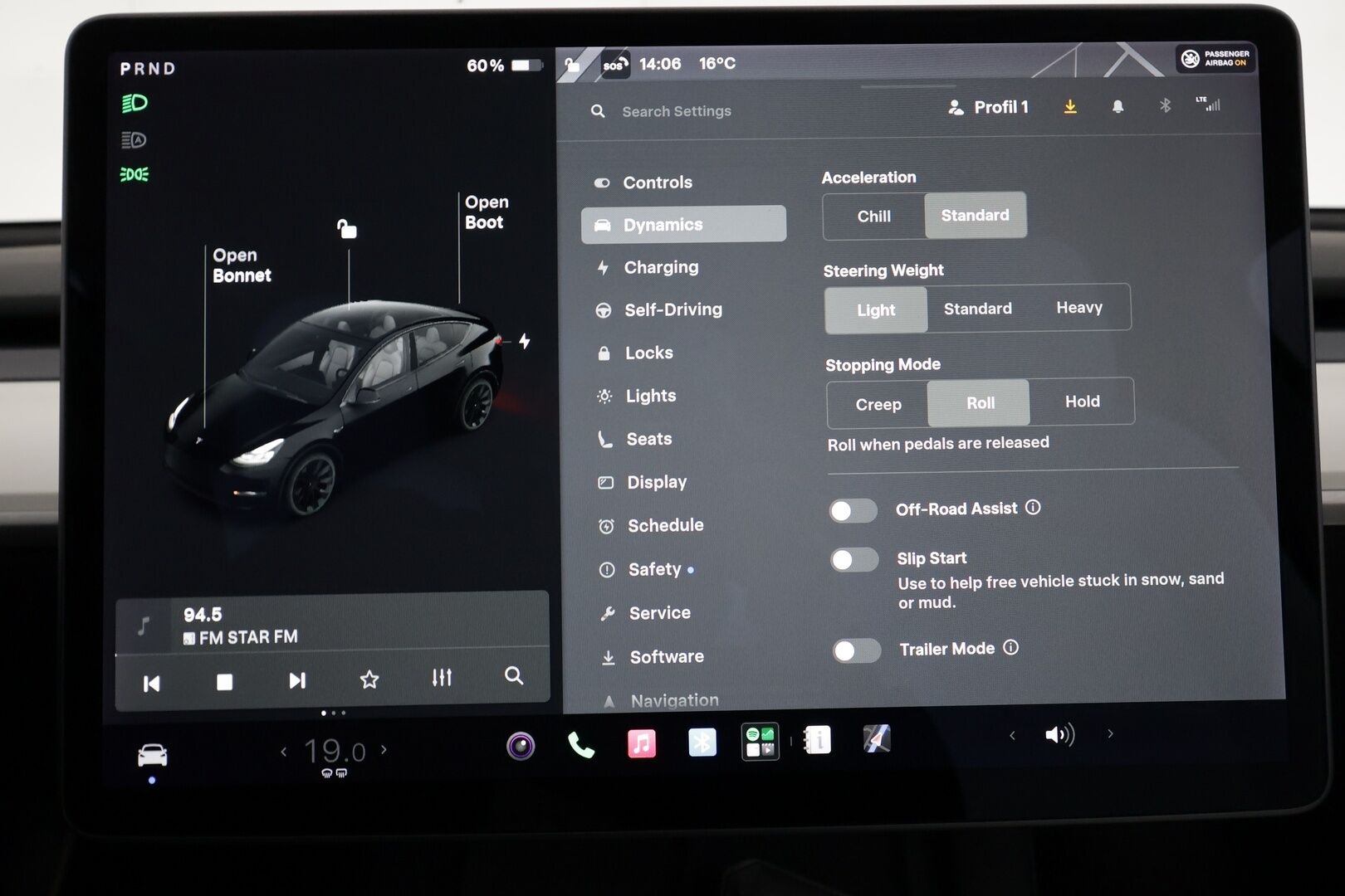 TESLA MODEL Y 2021 Long Range - | ILP | Koukku | Lasikatto | ACC | Matrix-LED | P.Kamera | Muistipenkki | Premium Audio | Navi | Kaistavahti | Keyless | 2x Latauskaapelit | Kahdet renkaat |