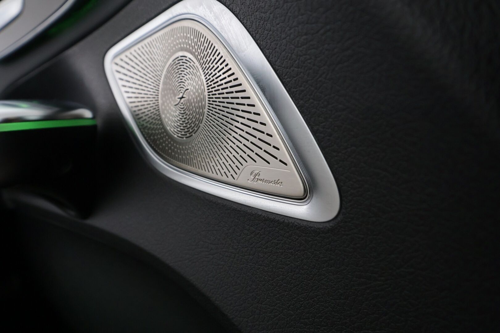 MERCEDES-BENZ EQE 2025 350 4MATIC AMG - | Koukku | ILP | Panorama | Distronic | Burmester | P.Kamera | LED-HP | Comfort-penkit Muistilla | Navi | Katveavustin | Kaistavahti | Keyless | Kahdet renkaat |