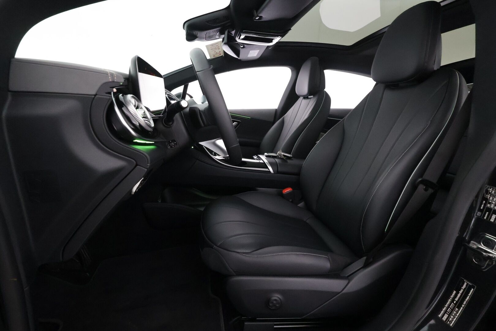 MERCEDES-BENZ EQE 2025 350 4MATIC AMG - | Koukku | ILP | Panorama | Distronic | Burmester | P.Kamera | LED-HP | Comfort-penkit Muistilla | Navi | Katveavustin | Kaistavahti | Keyless | Kahdet renkaat |