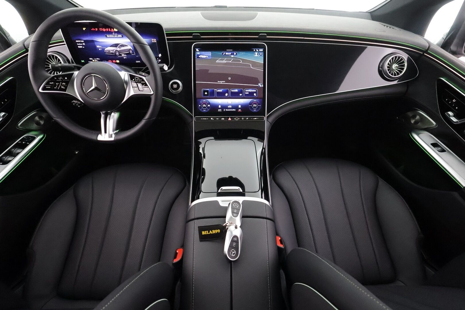 MERCEDES-BENZ EQE 2025 350 4MATIC AMG - | Koukku | ILP | Panorama | Distronic | Burmester | P.Kamera | LED-HP | Comfort-penkit Muistilla | Navi | Katveavustin | Kaistavahti | Keyless | Kahdet renkaat |