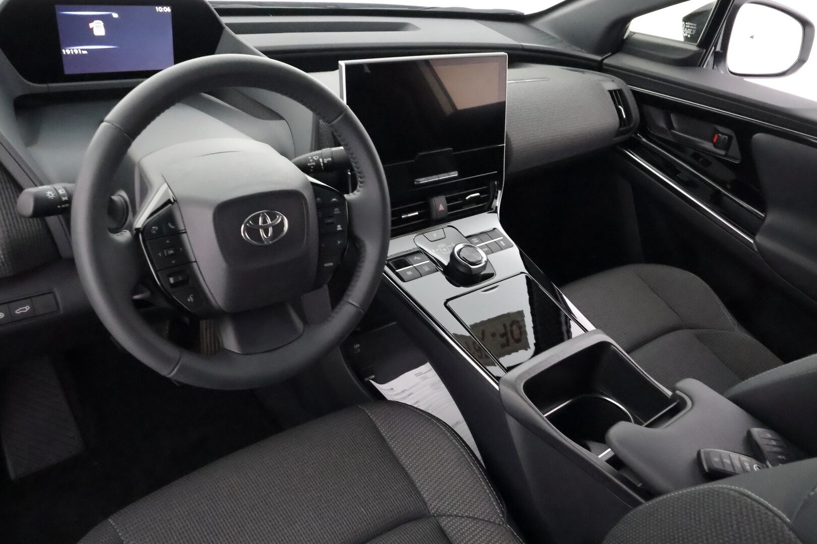 TOYOTA BZ4X 2023 71,4kWh Style - | ACC | ILP | Sähköpenkki | Puolinahat | AHS-LED | P.kamera ja tutkat | Keyless | Lämm. ratti ja tuulilasi | LDA | PDA | RSA | Navi | 2x renkaat aluin |