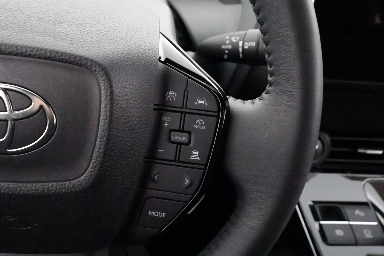 TOYOTA BZ4X 2023 71,4kWh Style - | ACC | ILP | Sähköpenkki | Puolinahat | AHS-LED | P.kamera ja tutkat | Keyless | Lämm. ratti ja tuulilasi | LDA | PDA | RSA | Navi | 2x renkaat aluin |