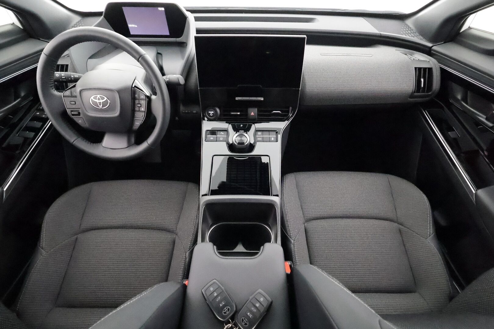 TOYOTA BZ4X 2023 71,4kWh Style - | ACC | ILP | Sähköpenkki | Puolinahat | AHS-LED | P.kamera ja tutkat | Keyless | Lämm. ratti ja tuulilasi | LDA | PDA | RSA | Navi | 2x renkaat aluin |