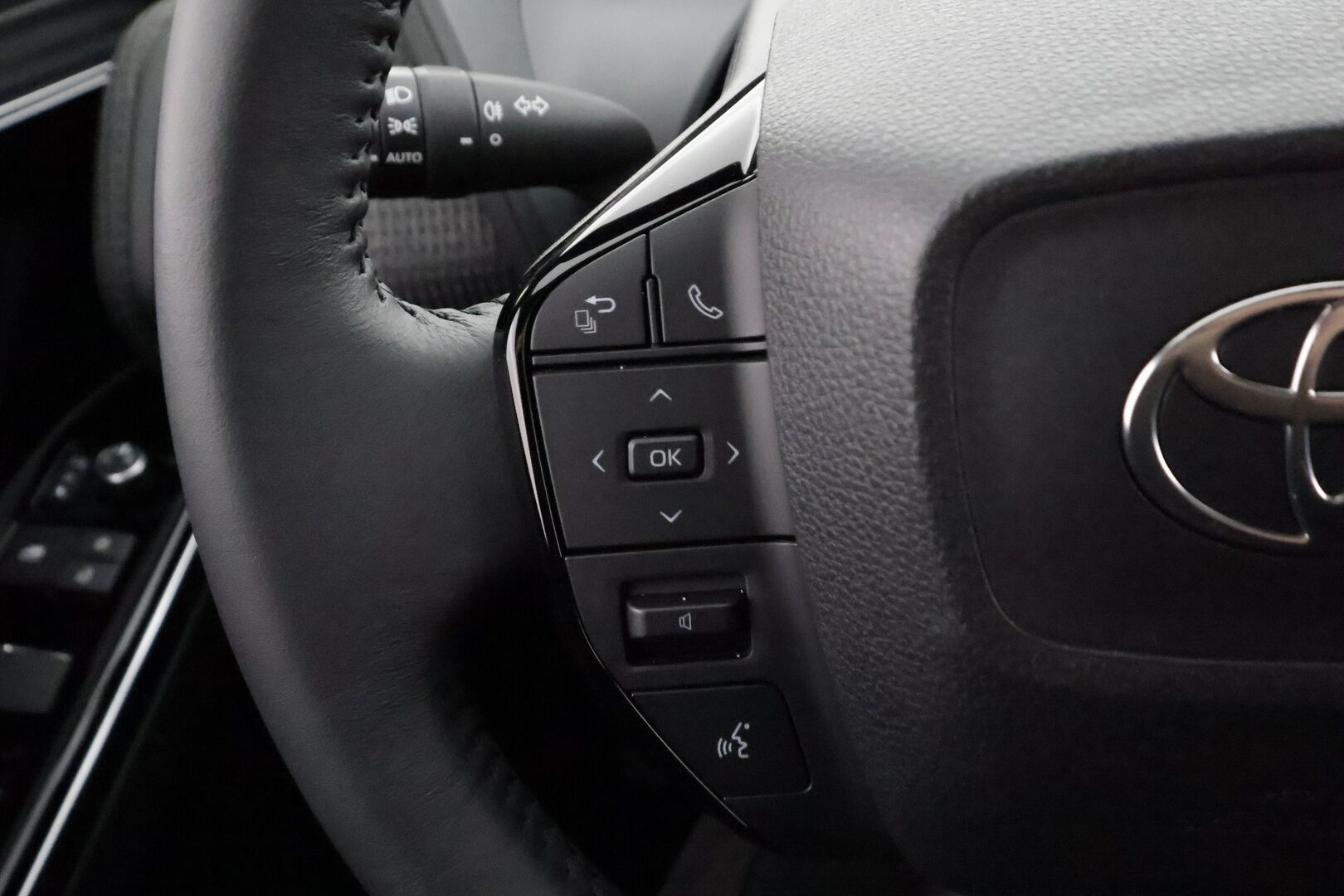 TOYOTA BZ4X 2023 71,4kWh Style - | ACC | ILP | Sähköpenkki | Puolinahat | AHS-LED | P.kamera ja tutkat | Keyless | Lämm. ratti ja tuulilasi | LDA | PDA | RSA | Navi | 2x renkaat aluin |