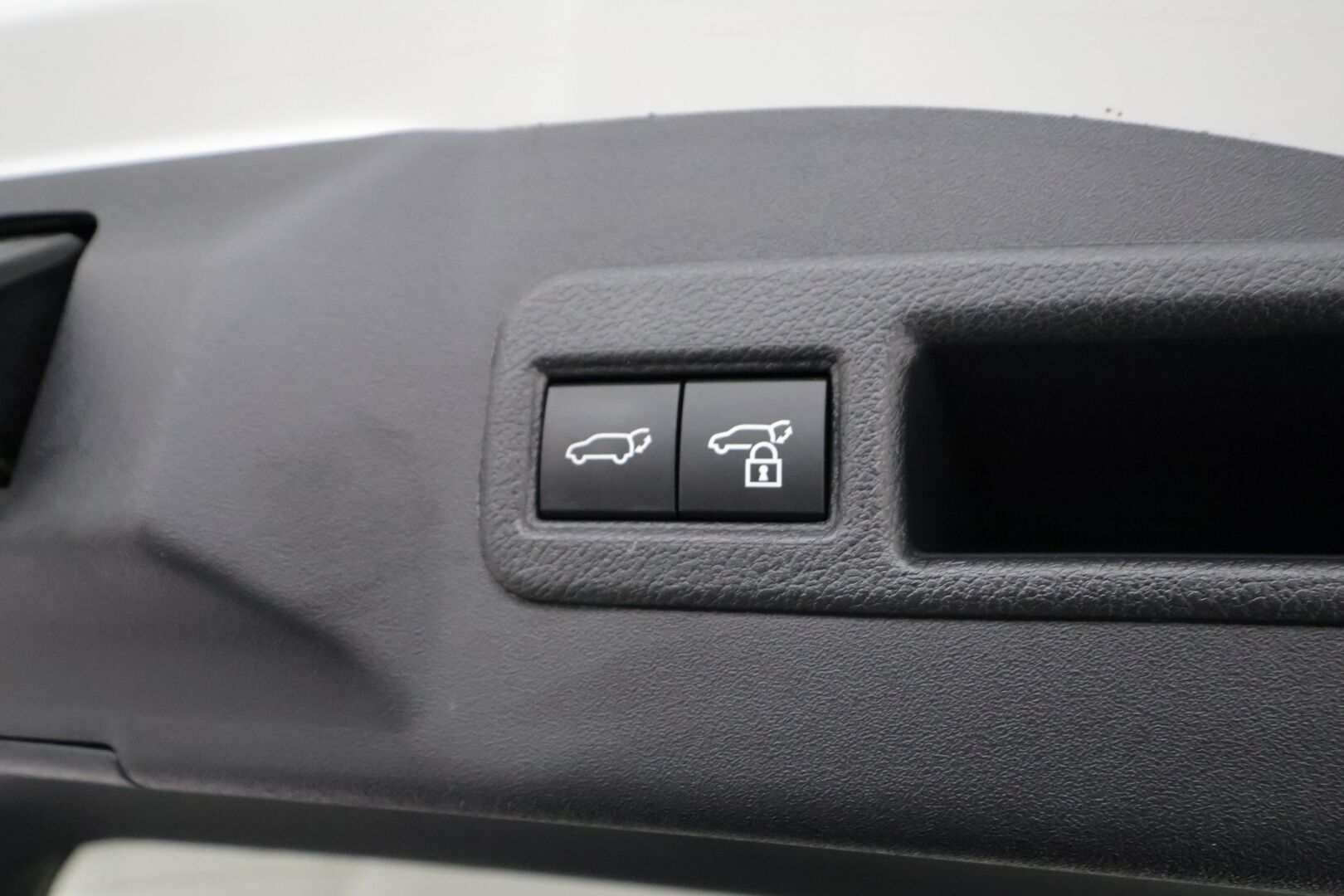 TOYOTA BZ4X 2023 71,4kWh Style - | ACC | ILP | Sähköpenkki | Puolinahat | AHS-LED | P.kamera ja tutkat | Keyless | Lämm. ratti ja tuulilasi | LDA | PDA | RSA | Navi | 2x renkaat aluin |