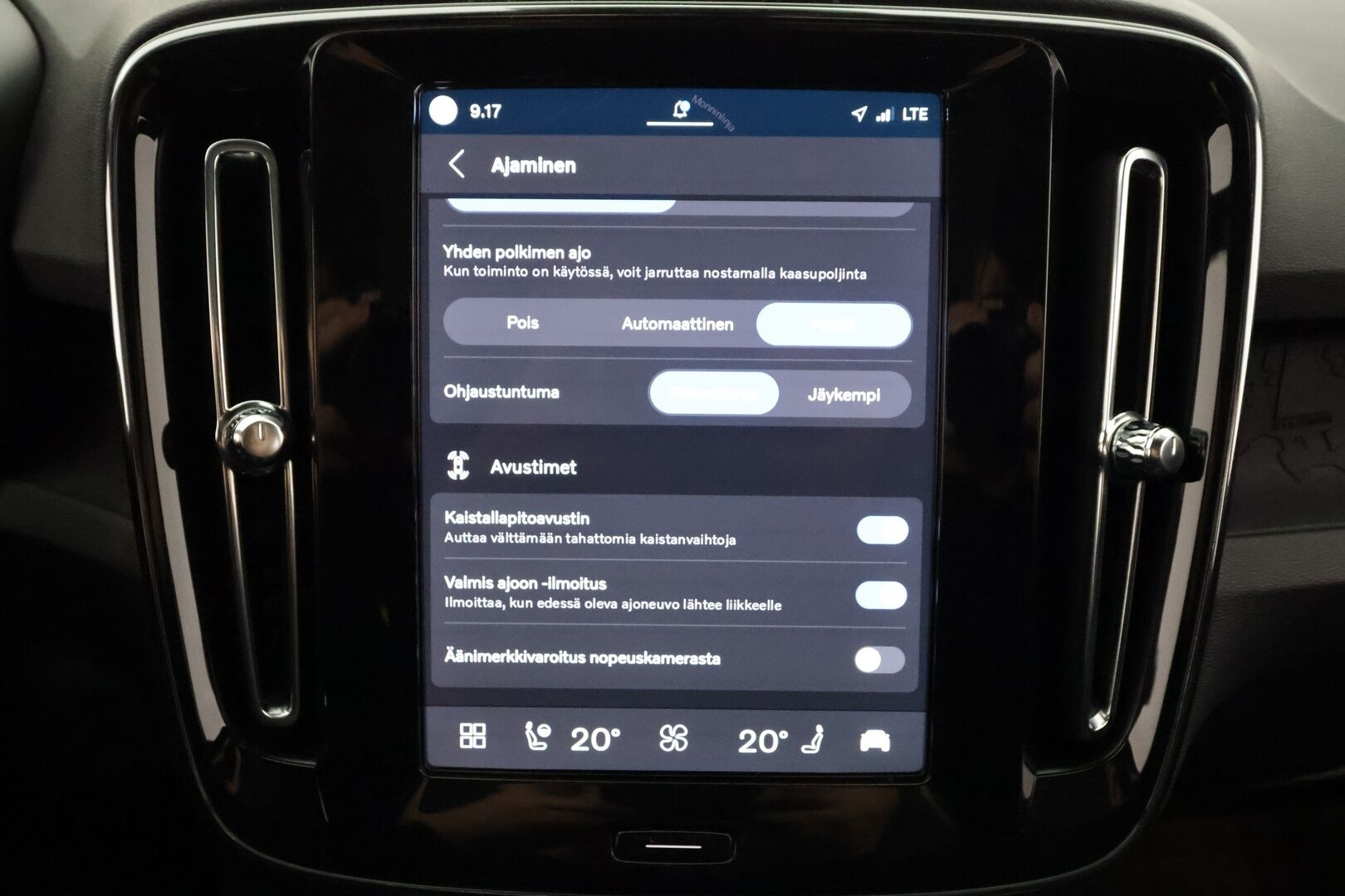 Volvo C40 2024 Recharge Twin Ultimate 82kWh - | ACC | ILP | Koukku | Pixel-LED | Harman/Kardon | Lasikatto | 360° | Muistipenkki | Sporttipenkit sähköllä | BLIS | Pilot Assist | 2x renkaat aluin |