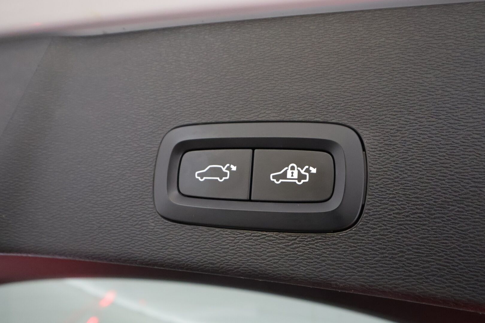 Volvo C40 2024 Recharge Twin Ultimate 82kWh - | ACC | ILP | Koukku | Pixel-LED | Harman/Kardon | Lasikatto | 360° | Muistipenkki | Sporttipenkit sähköllä | BLIS | Pilot Assist | 2x renkaat aluin |