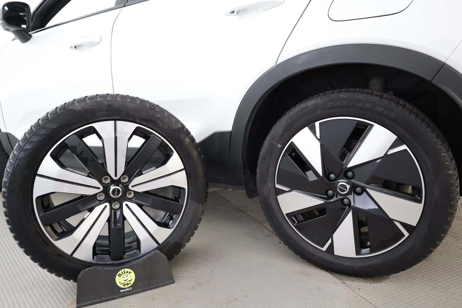 Volvo C40 2024 Recharge Twin Ultimate 82kWh - | ACC | ILP | Koukku | Pixel-LED | Harman/Kardon | Lasikatto | 360° | Muistipenkki | Sporttipenkit sähköllä | BLIS | Pilot Assist | 2x renkaat aluin |