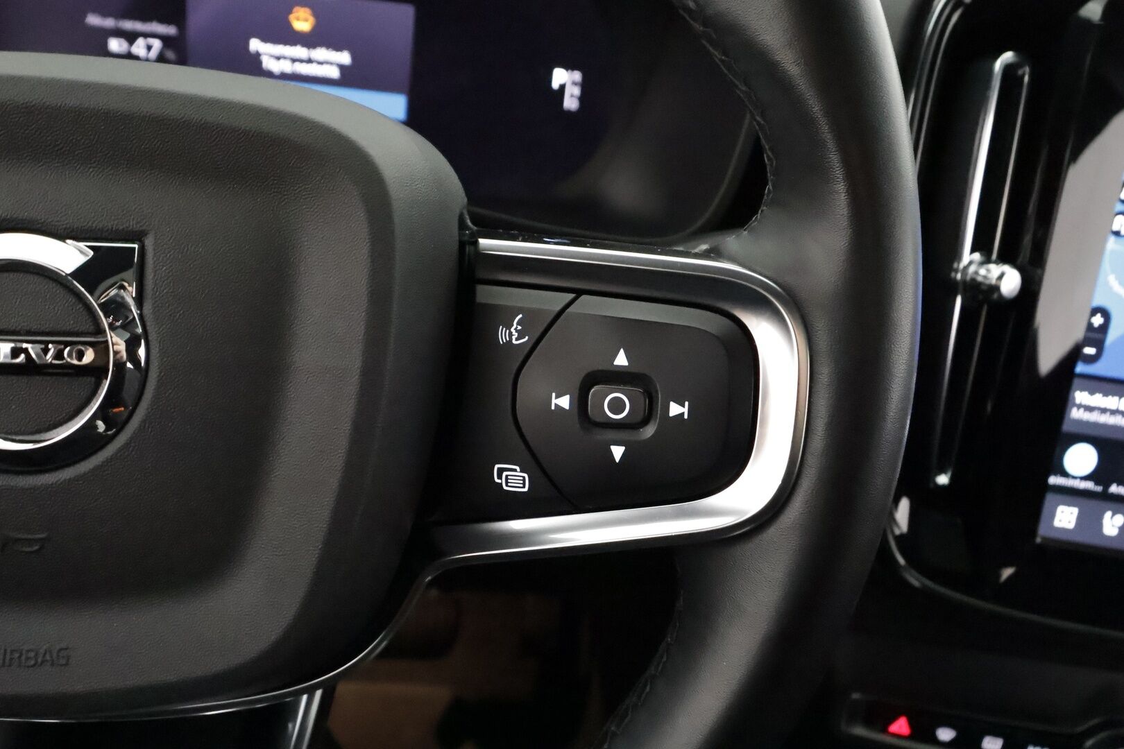 Volvo C40 2024 Recharge Twin Ultimate 82kWh - | ACC | ILP | Koukku | Pixel-LED | Harman/Kardon | Lasikatto | 360° | Muistipenkki | Sporttipenkit sähköllä | BLIS | Pilot Assist | 2x renkaat aluin |