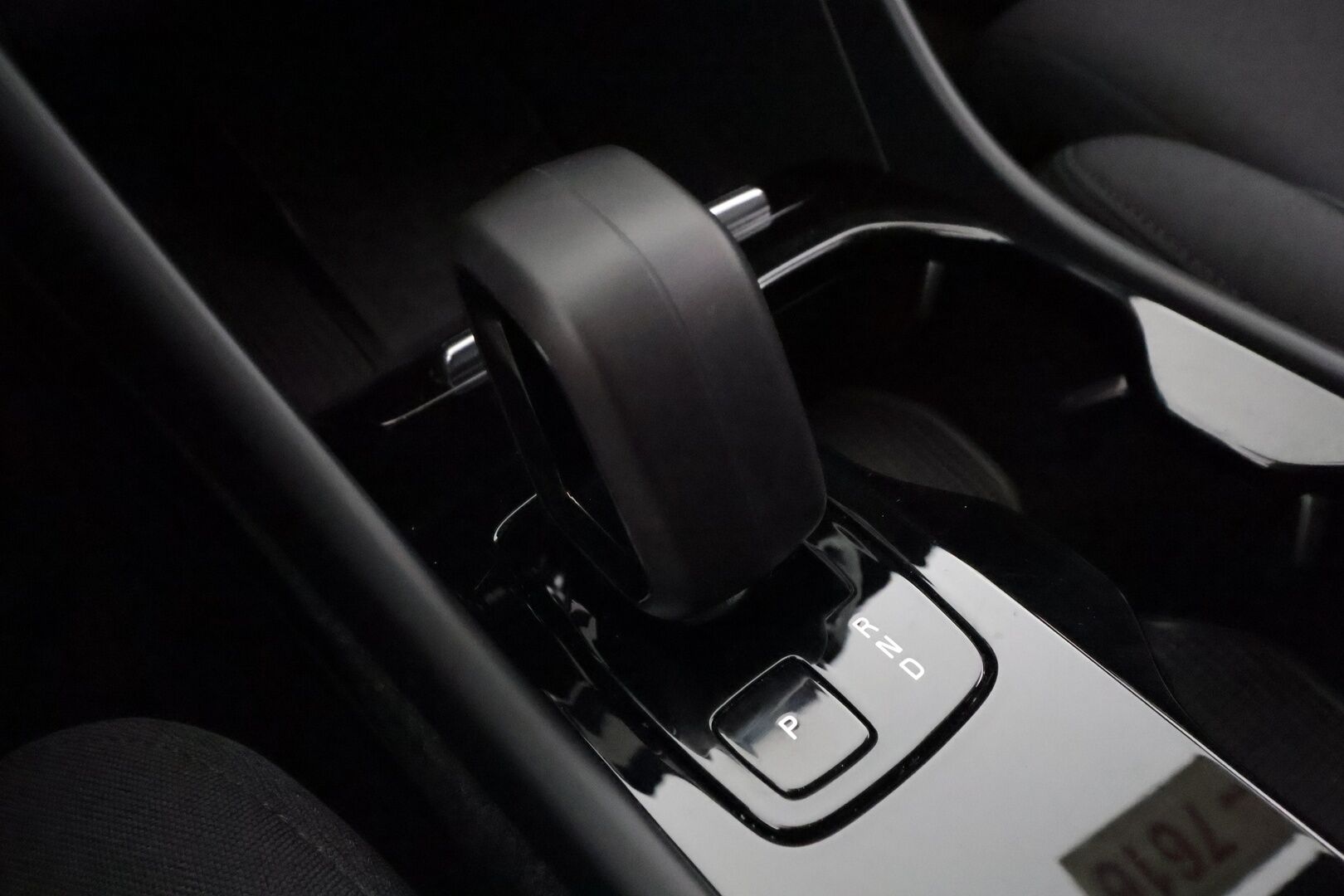 Volvo C40 2024 Recharge Twin Ultimate 82kWh - | ACC | ILP | Koukku | Pixel-LED | Harman/Kardon | Lasikatto | 360° | Muistipenkki | Sporttipenkit sähköllä | BLIS | Pilot Assist | 2x renkaat aluin |