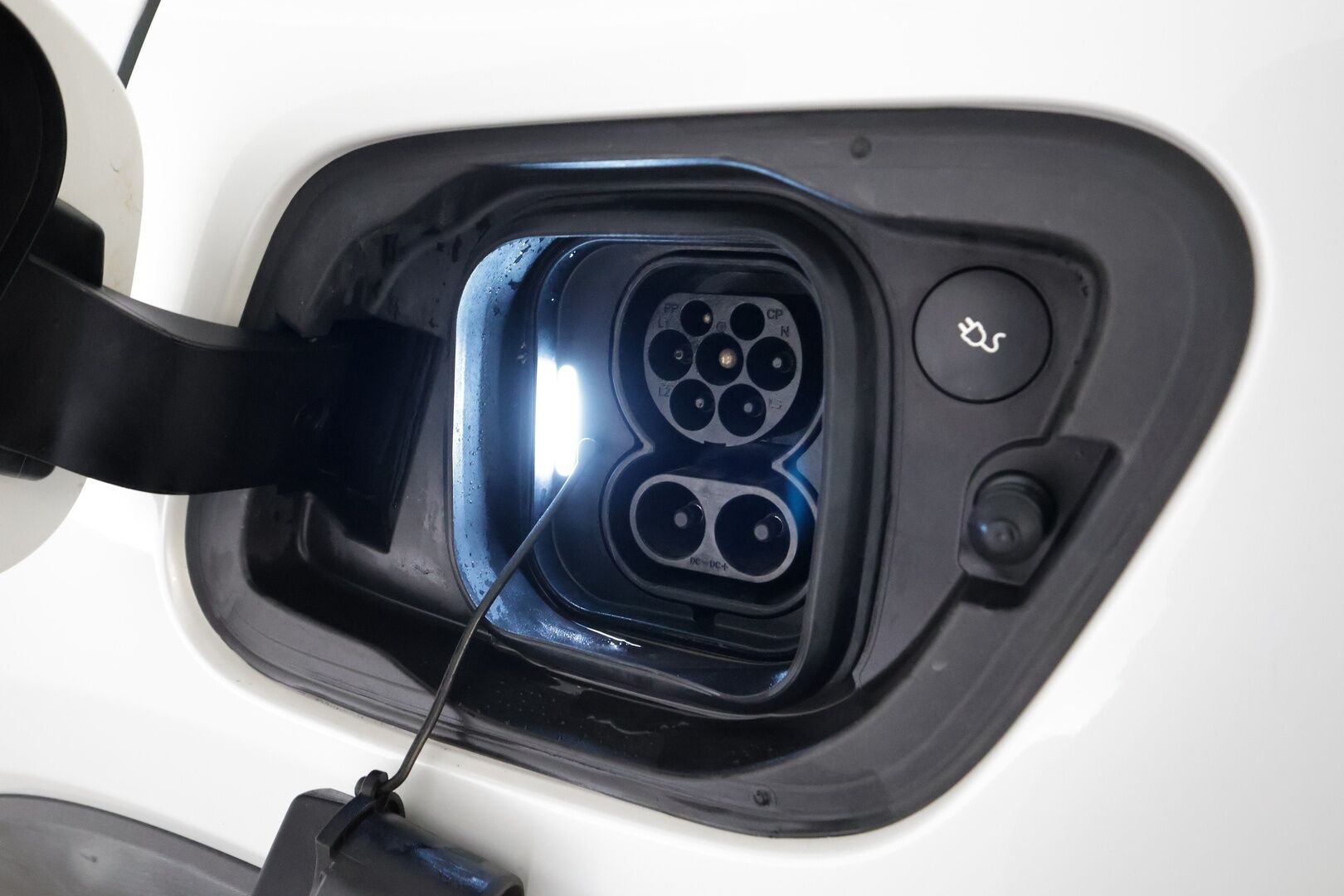 Volvo C40 2024 Recharge Twin Ultimate 82kWh - | ACC | ILP | Koukku | Pixel-LED | Harman/Kardon | Lasikatto | 360° | Muistipenkki | Sporttipenkit sähköllä | BLIS | Pilot Assist | 2x renkaat aluin |