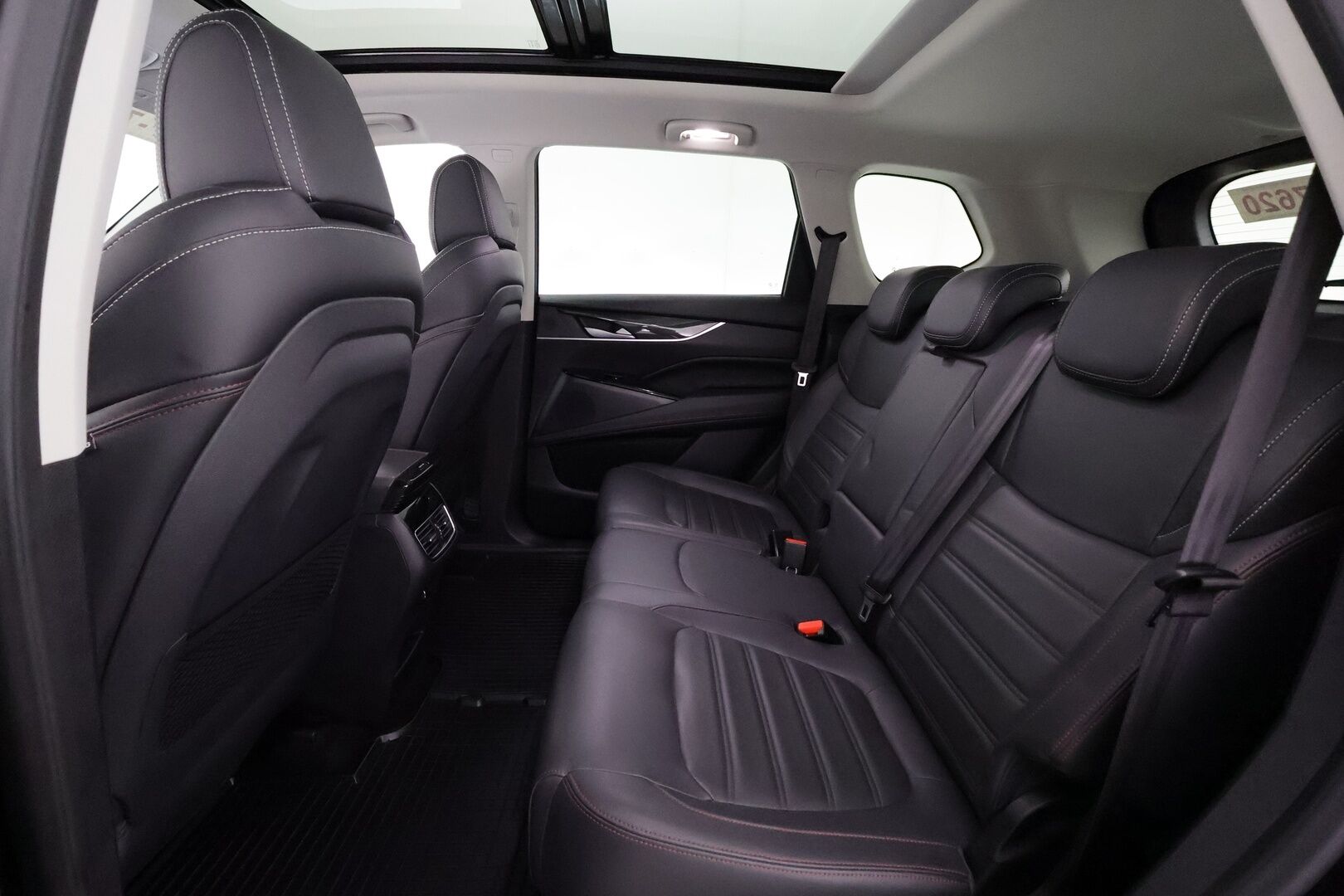 MAXUS EUNIQ 6 2022 70 kWh - | ACC | 360° | Panorama | Sähköpenkit | Nahkaverhoilu | Digimittaristo | Keyless | Lane Assist | BSM | FCW | LED | Ambient light | 2x renkaat aluin | 