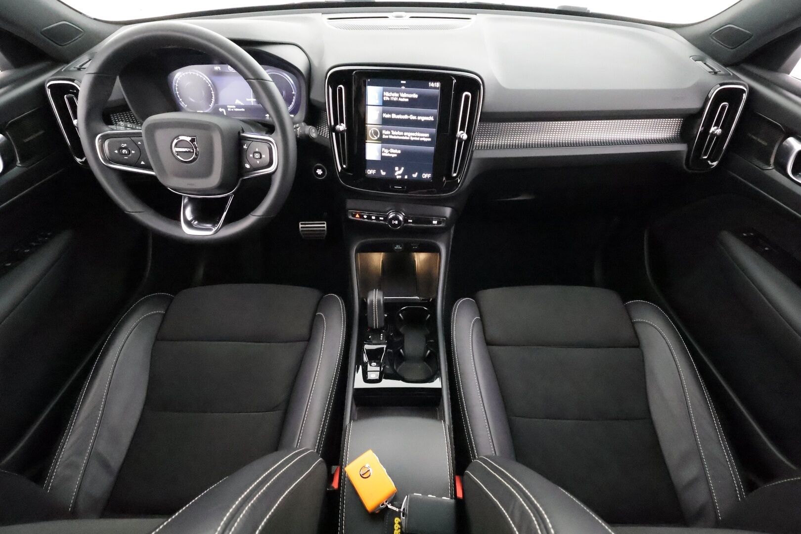 Volvo XC40 2022 T4 TwE Business R-Design aut - | ACC | H&K | Full-LED | Sporttipenkit | 360 | Lisälämmitin | Navi | Kaistavahti | Keyless | Apple&Android | Kahdet renkaat | Merkkihuollot |