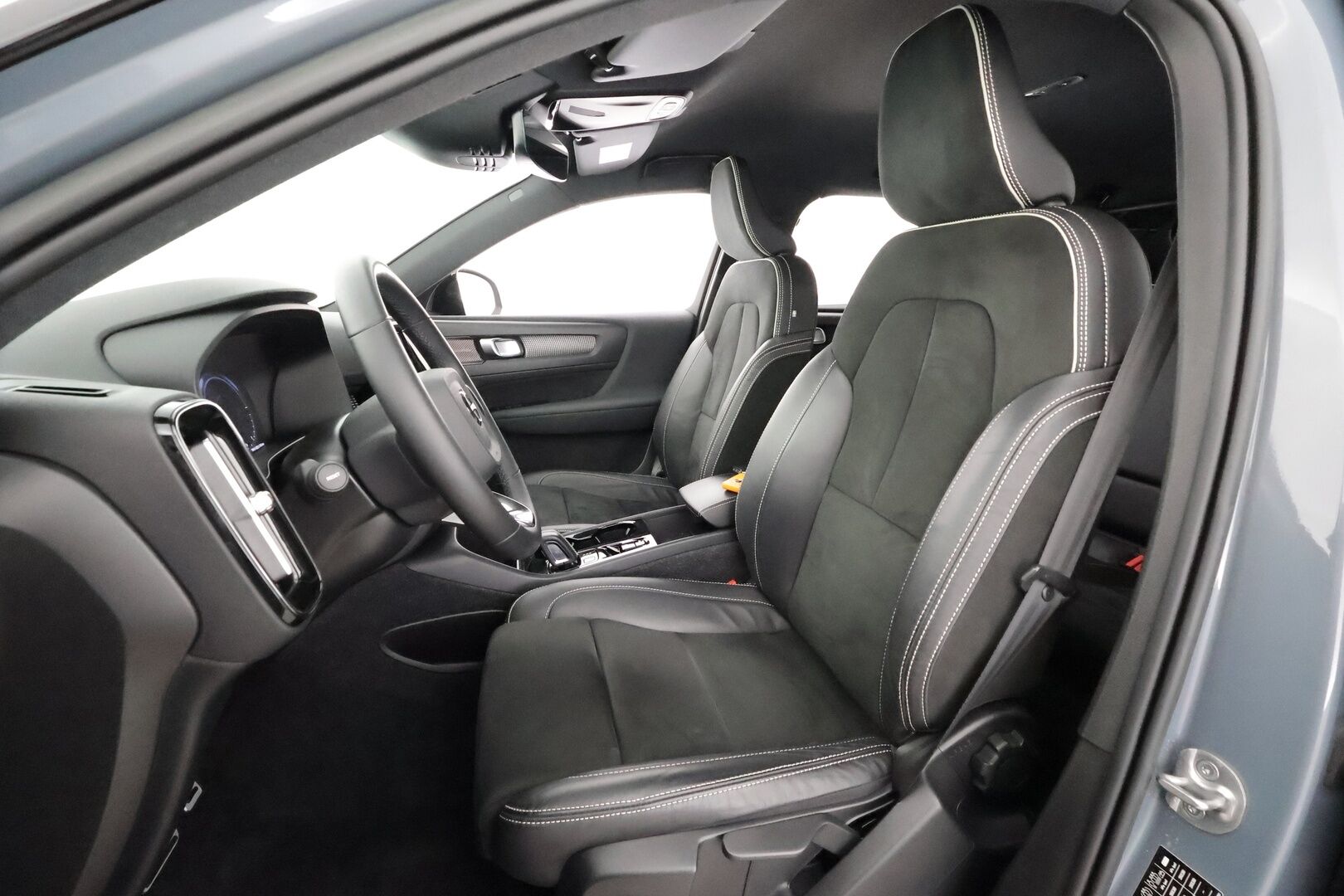 Volvo XC40 2022 T4 TwE Business R-Design aut - | ACC | H&K | Full-LED | Sporttipenkit | 360 | Lisälämmitin | Navi | Kaistavahti | Keyless | Apple&Android | Kahdet renkaat | Merkkihuollot |