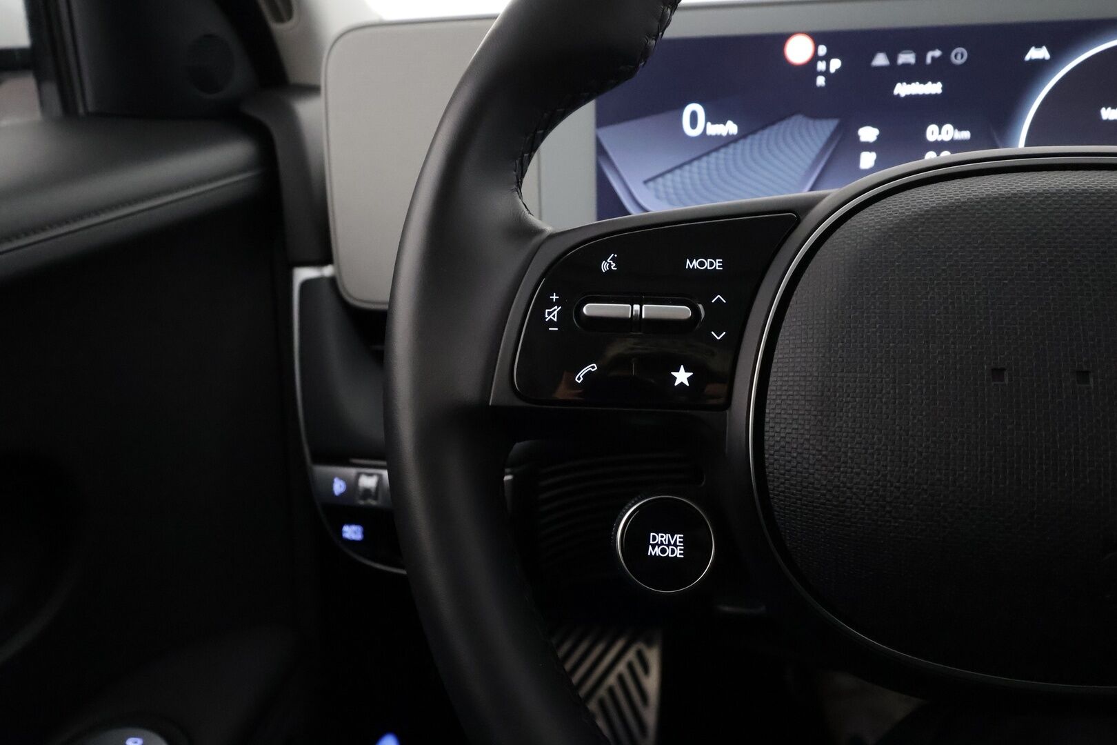 HYUNDAI IONIQ 5 2022 58 kWh AWD Premium - | ACC | ILP | HUD | 360° | Lasikatto | BOSE | Ilm. relax nahat | Muistipenkki | HDA | BSM | V2L | Lämm. ratti | Merkkihuollot | ALV |