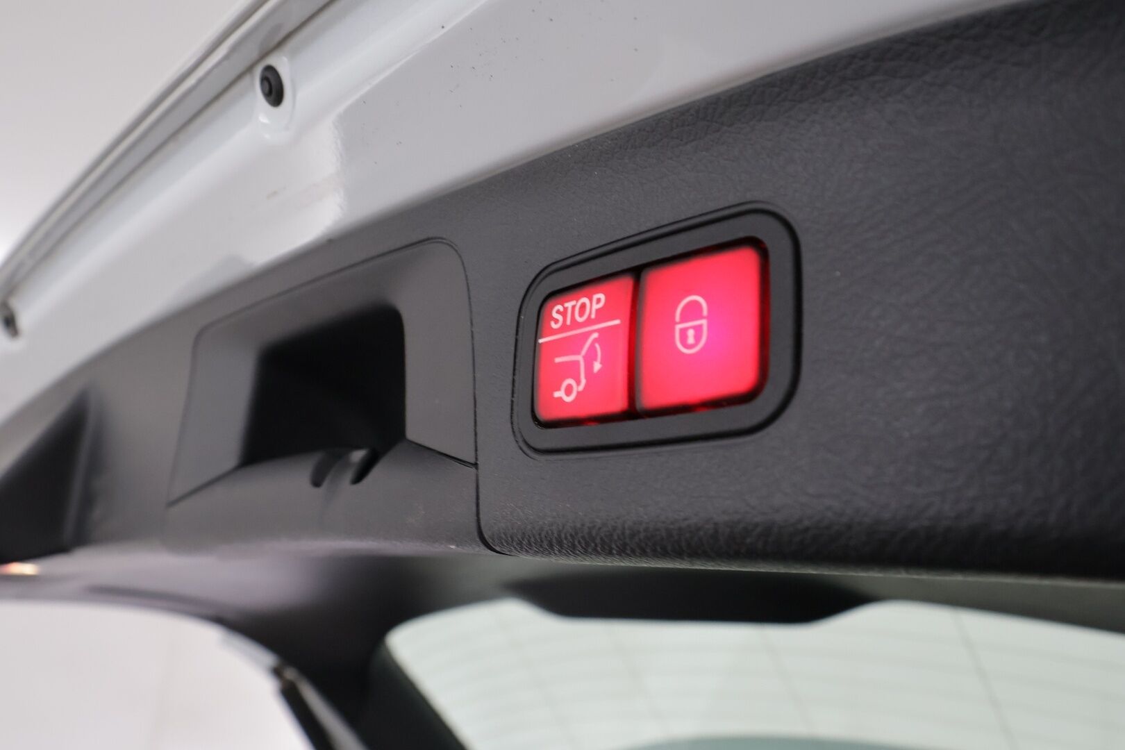 MERCEDES-BENZ EQA 2023 300 4MATIC Business - | Distronic+ | ILP | Widescreen | Muistipenkit | Ambient light | P.kamera | Keyless | LED | Lane Assist | BSM | 2x renkaat aluin | Merkkihuollot |
