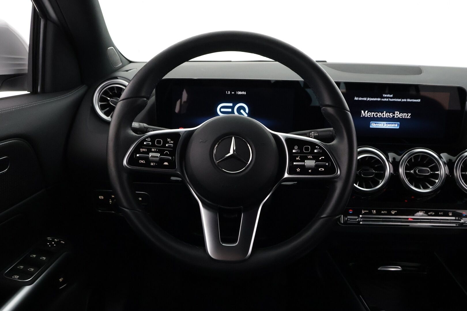 MERCEDES-BENZ EQA 2023 300 4MATIC Business - | Distronic+ | ILP | Widescreen | Muistipenkit | Ambient light | P.kamera | Keyless | LED | Lane Assist | BSM | 2x renkaat aluin | Merkkihuollot |