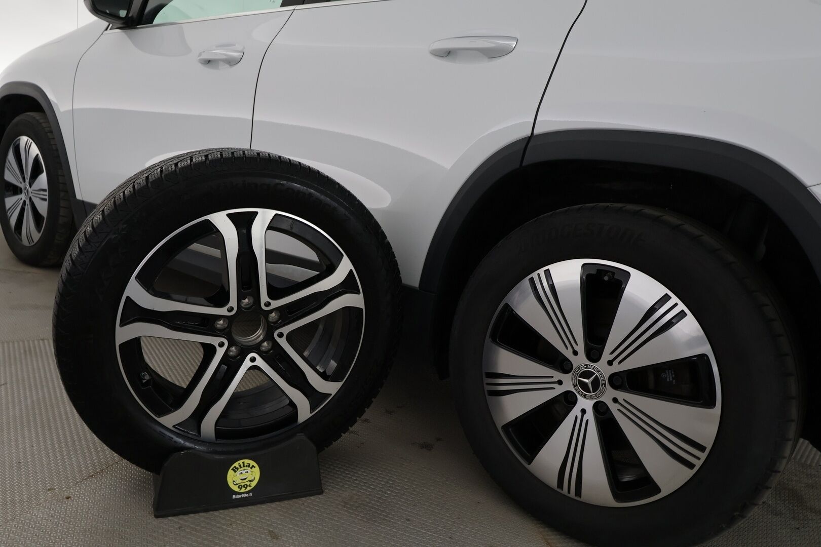MERCEDES-BENZ EQA 2023 300 4MATIC Business - | Distronic+ | ILP | Widescreen | Muistipenkit | Ambient light | P.kamera | Keyless | LED | Lane Assist | BSM | 2x renkaat aluin | Merkkihuollot |