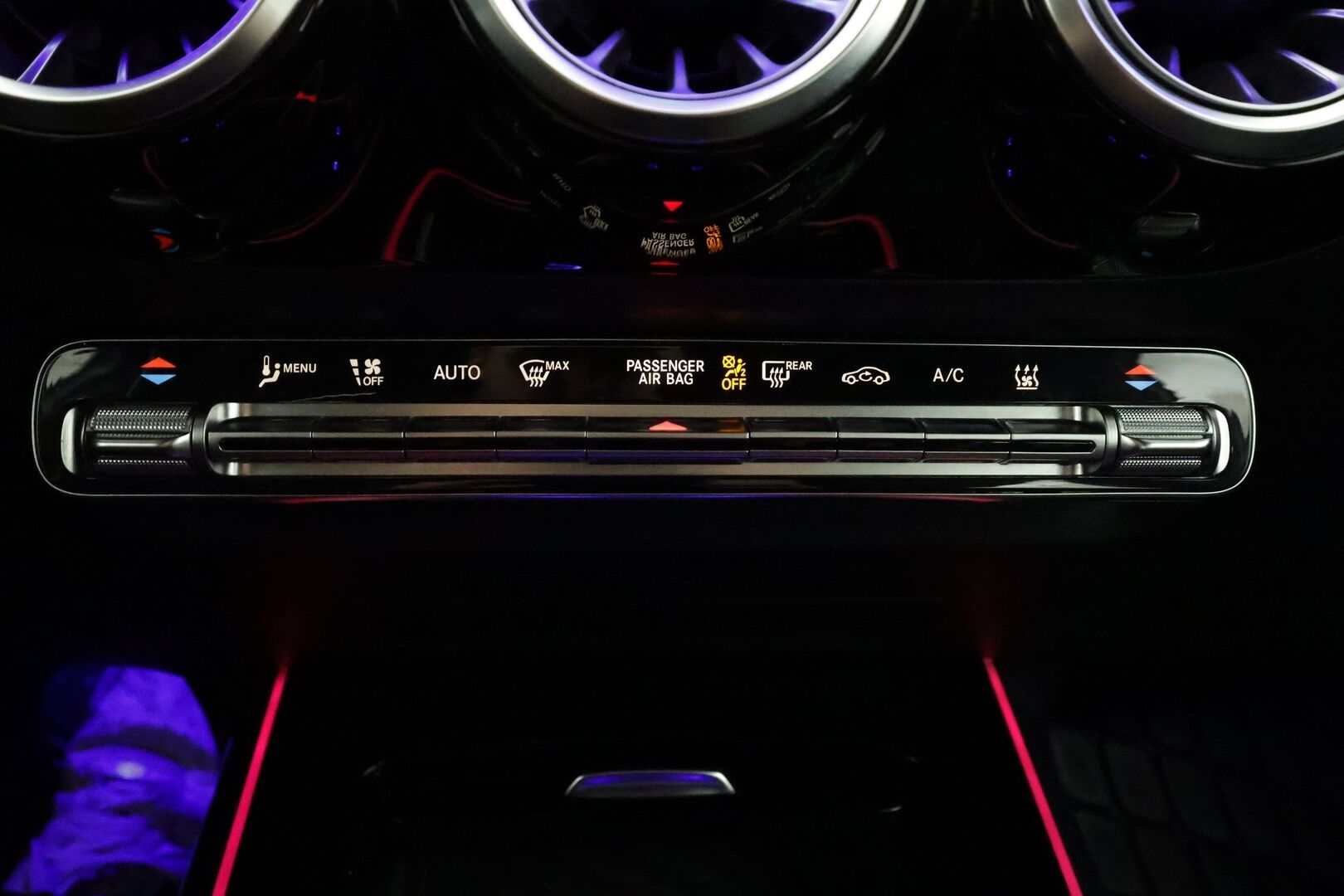 MERCEDES-BENZ EQA 2023 300 4MATIC Business - | Distronic+ | ILP | Widescreen | Muistipenkit | Ambient light | P.kamera | Keyless | LED | Lane Assist | BSM | 2x renkaat aluin | Merkkihuollot |