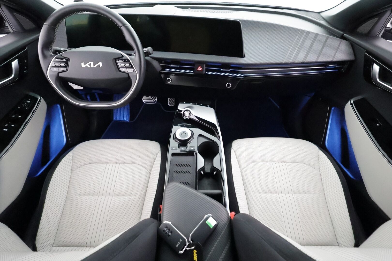 KIA EV6 2023 GT-Line AWD 77 kWh 325 hv - | ACC | ILP | Meridian | Ilmastoidut relax penkit | HUD | 360° | Muistipenkki | V2L | HDA | BSM | CTA | Ambient light | Merkkihuollot | 