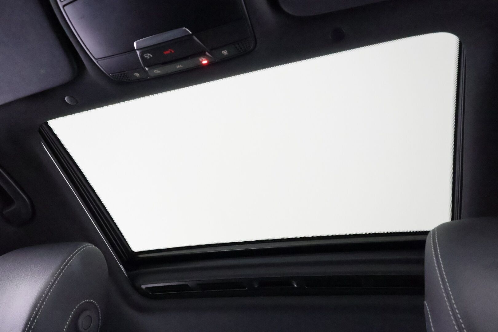 MERCEDES-BENZ EQC 2022 400 4MATIC Business AMG - | Distronic+ | Koukku | Lisälämmitin | Lasikattoluukku | Widescreen | HUD | LED | 360-Kamera | Muistipenkit | Koti&Kauppalaturi |