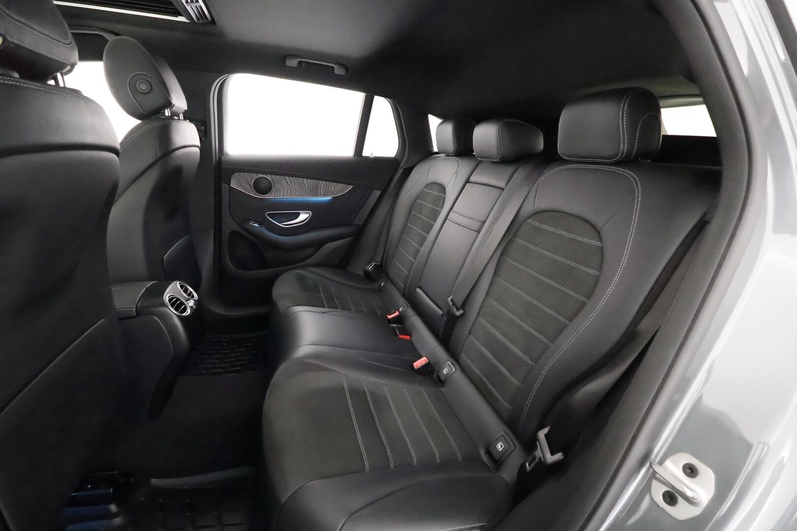 MERCEDES-BENZ EQC 2022 400 4MATIC Business AMG - | Distronic+ | Koukku | Lisälämmitin | Lasikattoluukku | Widescreen | HUD | LED | 360-Kamera | Muistipenkit | Koti&Kauppalaturi |