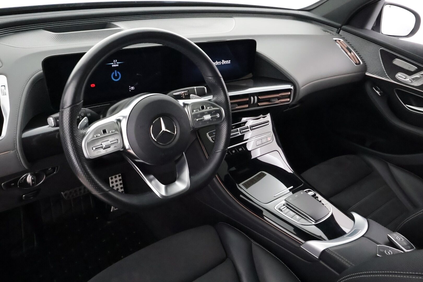 MERCEDES-BENZ EQC 2022 400 4MATIC Business AMG - | Distronic+ | Koukku | Lisälämmitin | Lasikattoluukku | Widescreen | HUD | LED | 360-Kamera | Muistipenkit | Koti&Kauppalaturi |