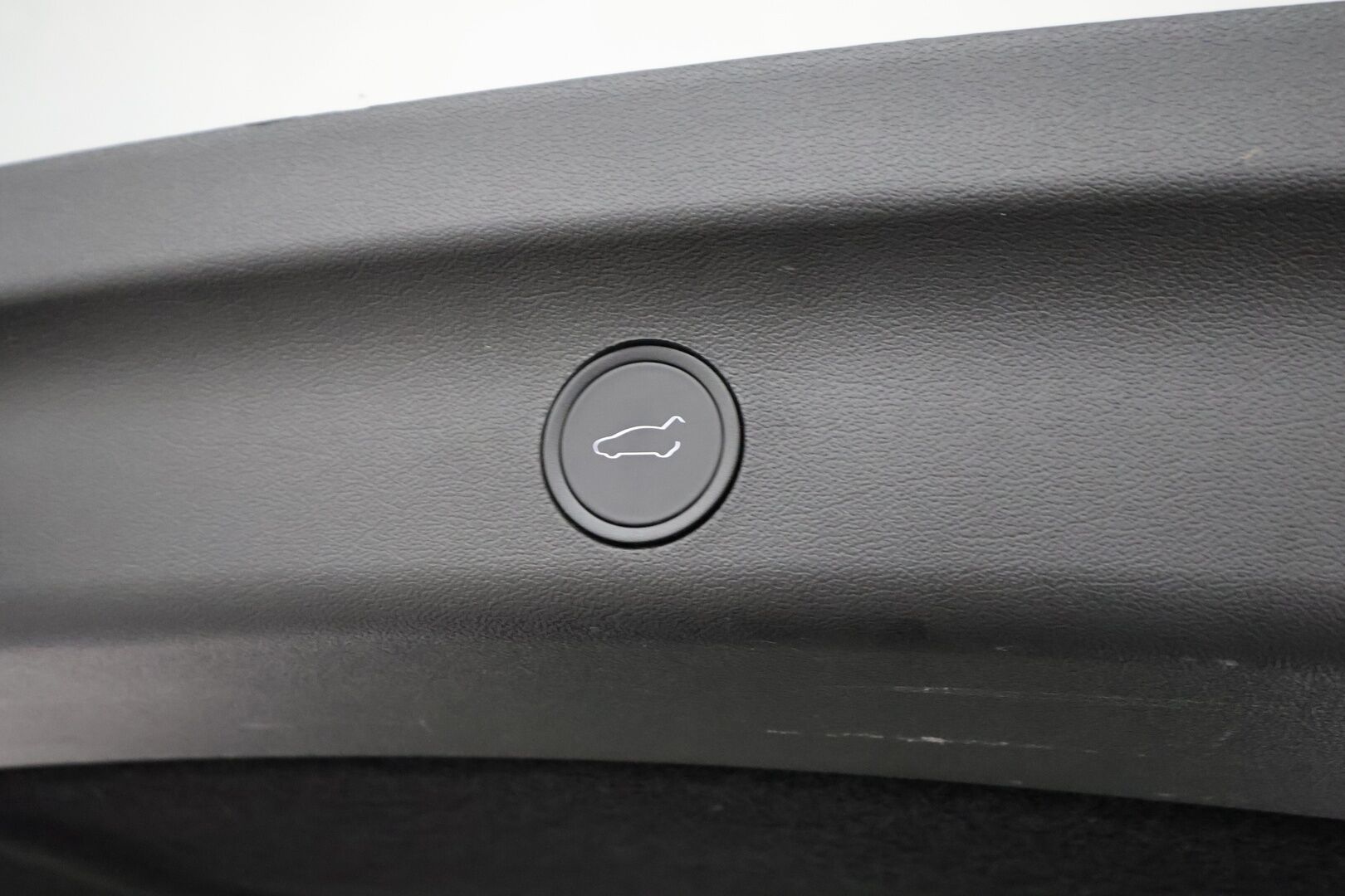 Tesla Model Y 2024 Long Range - | ILP | ACC | Lasikatto | Matrix-LED | P.Kamera | Muistipenkki | Premium Audio | Navi | Kaistavahti | Keyless | 2x Latauskaapelit | Kahdet renkaat |