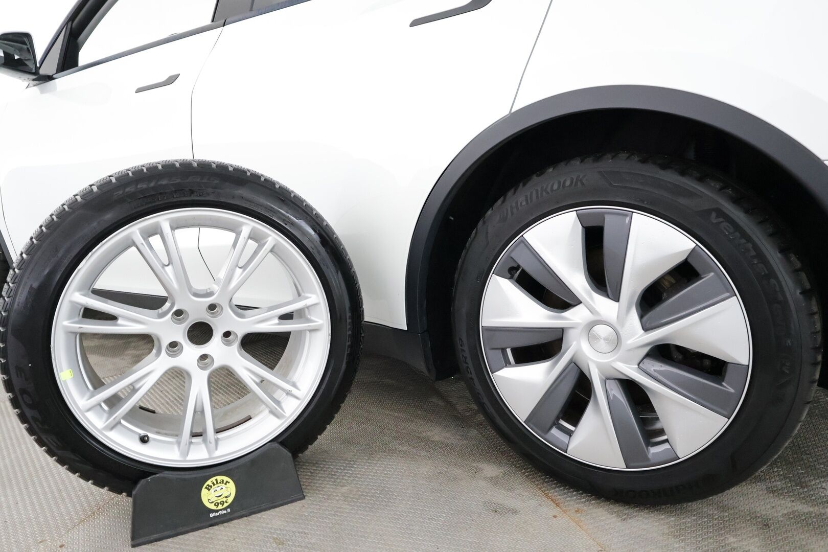 Tesla Model Y 2024 Long Range - | ILP | ACC | Lasikatto | Matrix-LED | P.Kamera | Muistipenkki | Premium Audio | Navi | Kaistavahti | Keyless | 2x Latauskaapelit | Kahdet renkaat |