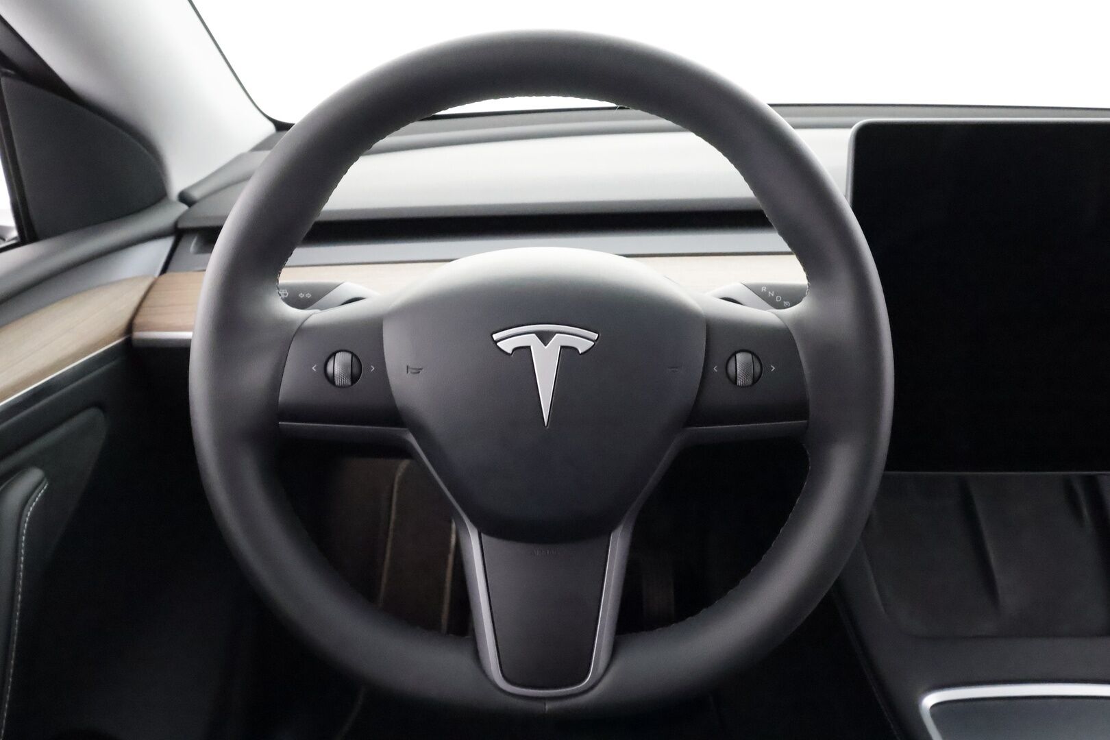 Tesla Model Y 2024 Long Range - | ILP | ACC | Lasikatto | Matrix-LED | P.Kamera | Muistipenkki | Premium Audio | Navi | Kaistavahti | Keyless | 2x Latauskaapelit | Kahdet renkaat |