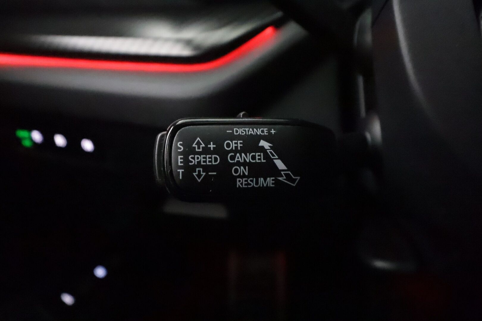 Skoda Octavia 2024 1,4 TSI PHEV RS Ambition iV DSG Autom. - | Webasto | Koukku | ACC | Matrix-LED | P.Kamera | HUD | Kaistavahti | Navi | Keyless | Merkkihuollot | 2x Latauskaapelit |
