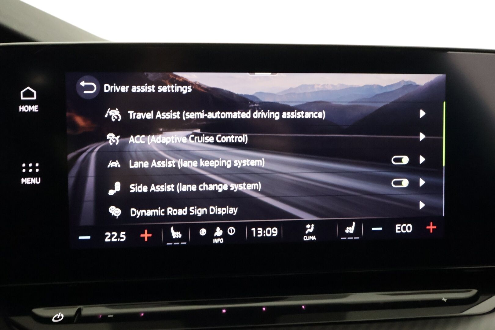 Skoda Octavia 2024 1,4 TSI PHEV RS Ambition iV DSG Autom. - | Webasto | Koukku | ACC | Matrix-LED | P.Kamera | HUD | Kaistavahti | Navi | Keyless | Merkkihuollot | 2x Latauskaapelit |