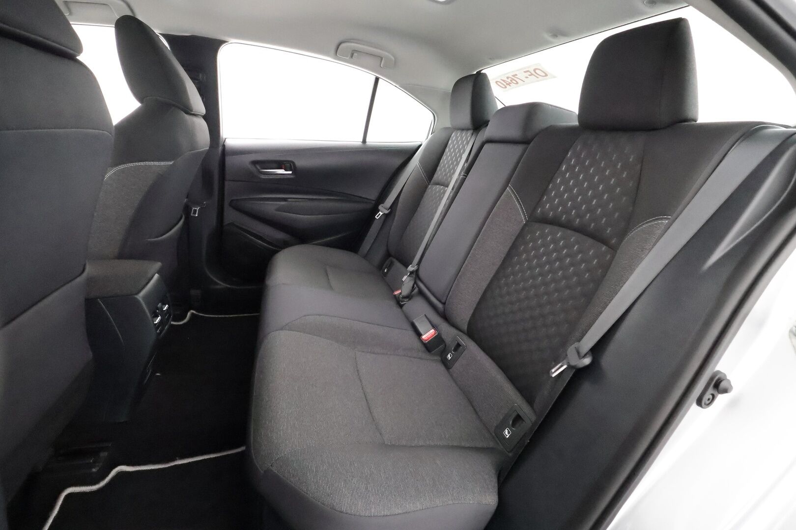 Toyota Corolla 2023 Sedan 1,8 Hybrid Active - | Koukku | ACC | Facelift | P.Kamera | Navi | Kaistavahti | PDA | Keyless | Merkkihuollot |