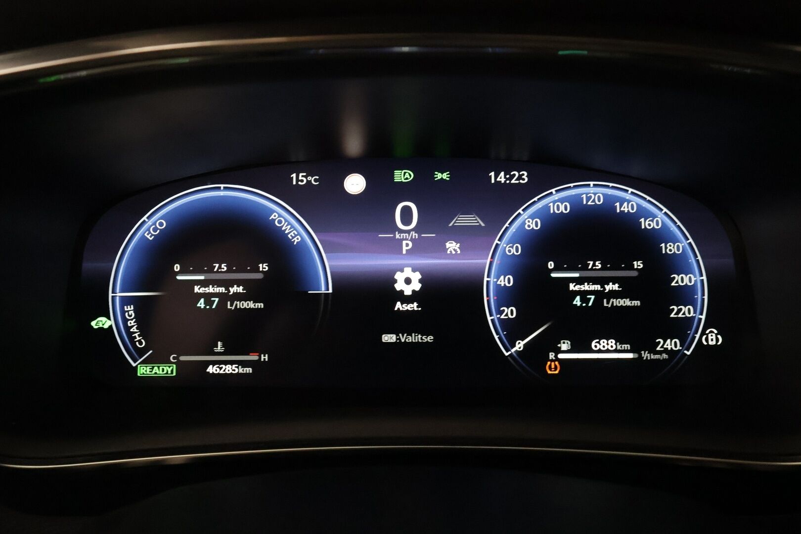 TOYOTA COROLLA 2023 Touring Sports 2,0 Hybrid Launch Edition - | ACC | LED | P.Kamera | Navi | Apple&Android | Kahdet Renkaat |