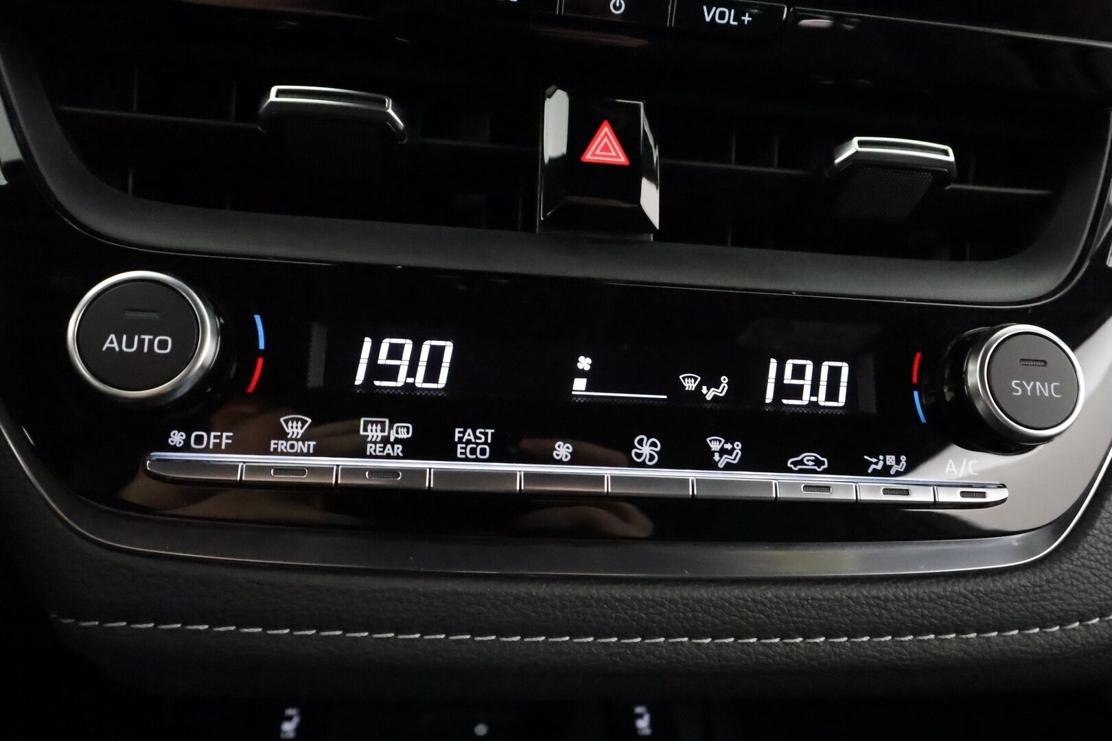 TOYOTA COROLLA 2023 Touring Sports 2,0 Hybrid Launch Edition - | ACC | LED | P.Kamera | Navi | Apple&Android | Kahdet Renkaat |