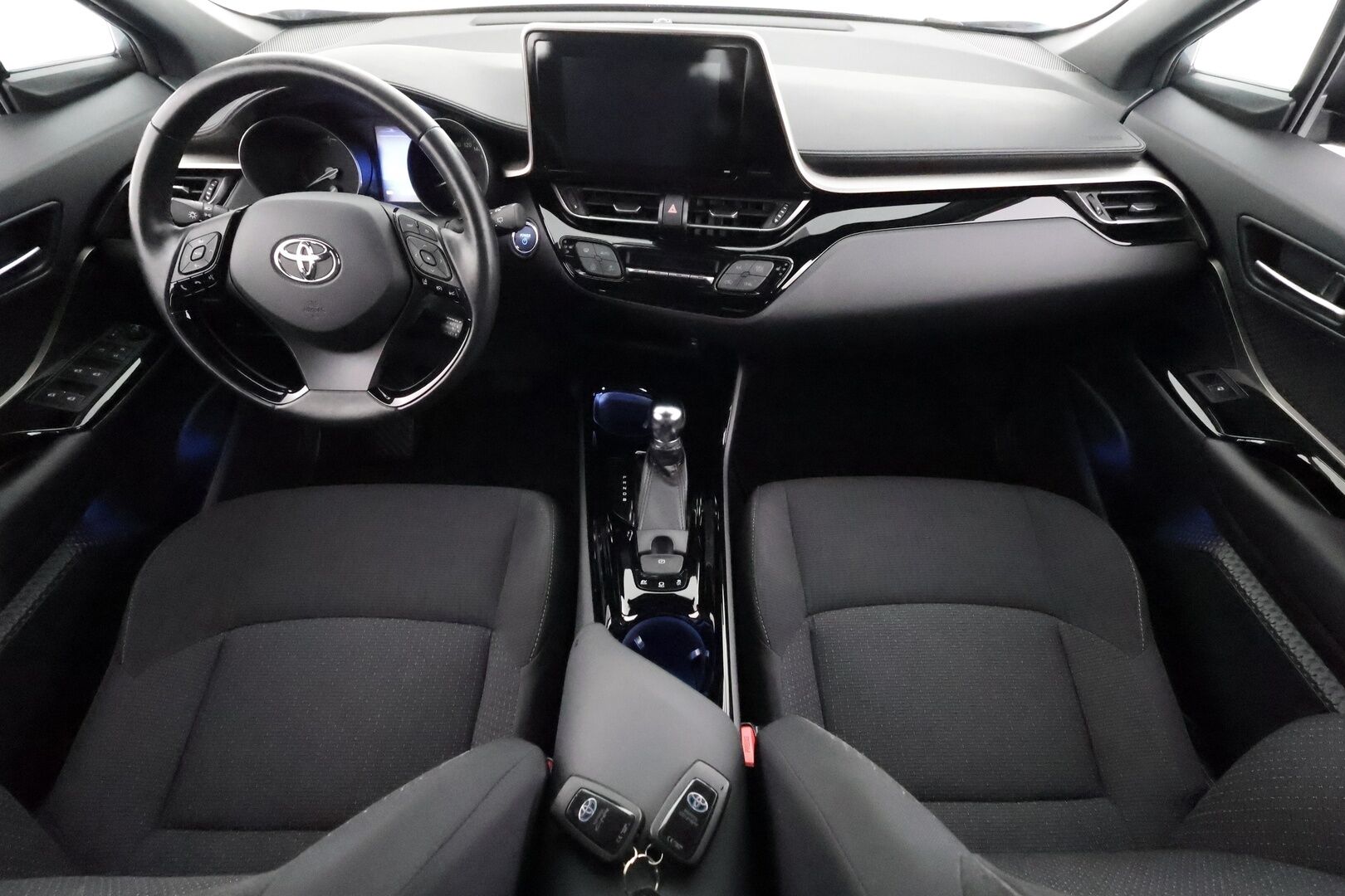 TOYOTA C-HR 2019 1.8 Hybrid Style - | ACC | LED | P.Kamera | Kaistavahti | Katveavustin | Keyless | Bluetooth | Ratinlämmitys |