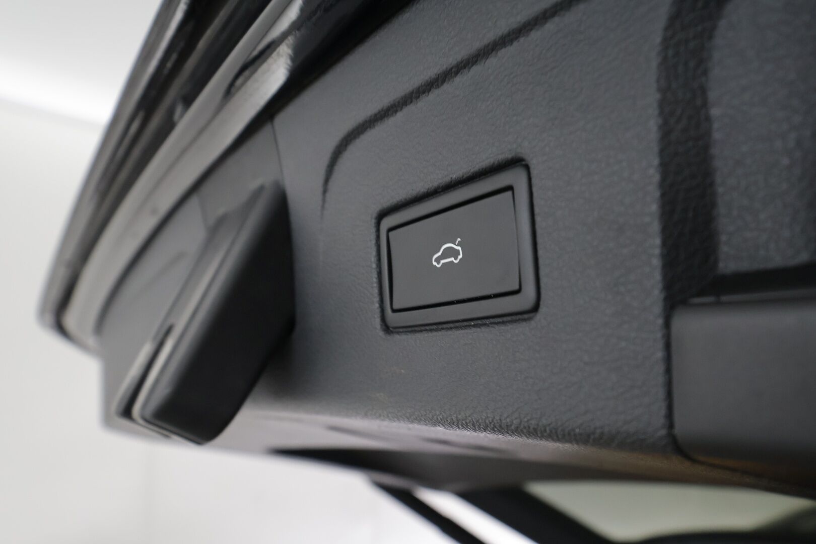 VOLKSWAGEN TOURAN 2023 1,5 TSI EVO 110 kW DSG-automaatti 7-P - | Koukku | ACC | Matrix-LED | P.Kamera | Hierovat Sporttipenkit | Navi | Kaistavahti | Keyless | Digimittaristo | Apple&Android | Merkkihuollot | Kahdet renkaat |