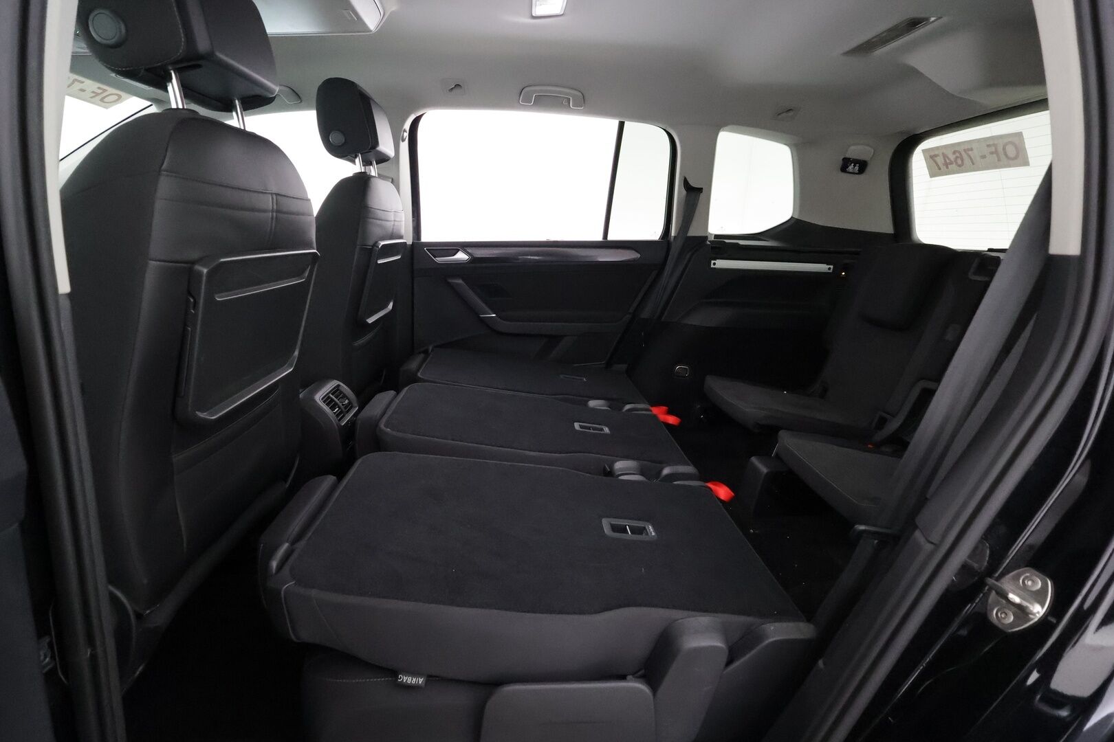 VOLKSWAGEN TOURAN 2023 1,5 TSI EVO 110 kW DSG-automaatti 7-P - | Koukku | ACC | Matrix-LED | P.Kamera | Hierovat Sporttipenkit | Navi | Kaistavahti | Keyless | Digimittaristo | Apple&Android | Merkkihuollot | Kahdet renkaat |