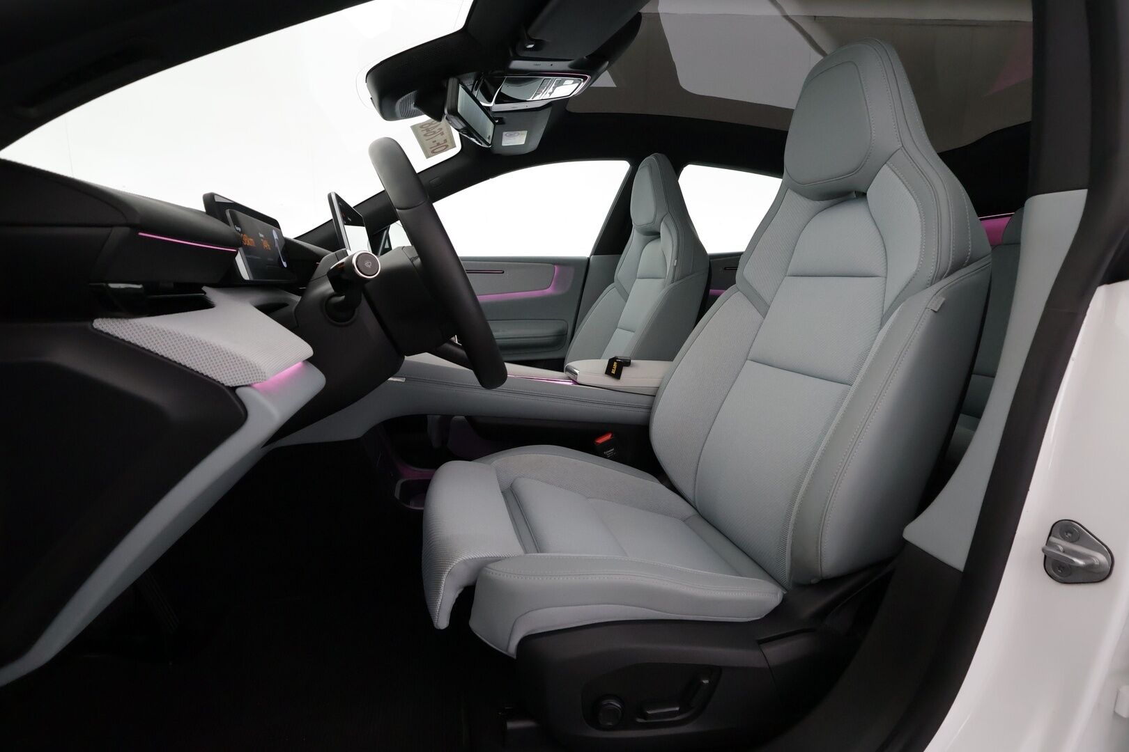 POLESTAR 4 2025 Long Range Dual Motor 400kW - | ILP | Lasikatto | ACC | H&K | HUD | 360 | Sporttipenkki Muistilla | Navi | Kaistavahti | Katveavustin | Keyless | Pilot&Plus | Merkkihuollettu |