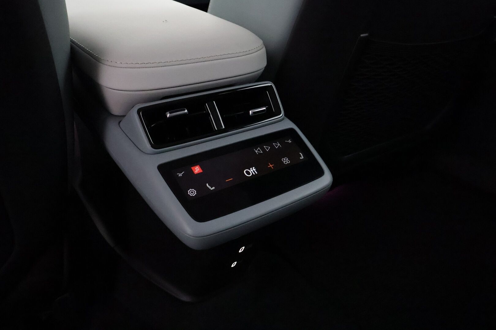 POLESTAR 4 2025 Long Range Dual Motor 400kW - | ILP | Lasikatto | ACC | H&K | HUD | 360 | Sporttipenkki Muistilla | Navi | Kaistavahti | Katveavustin | Keyless | Pilot&Plus | Merkkihuollettu |