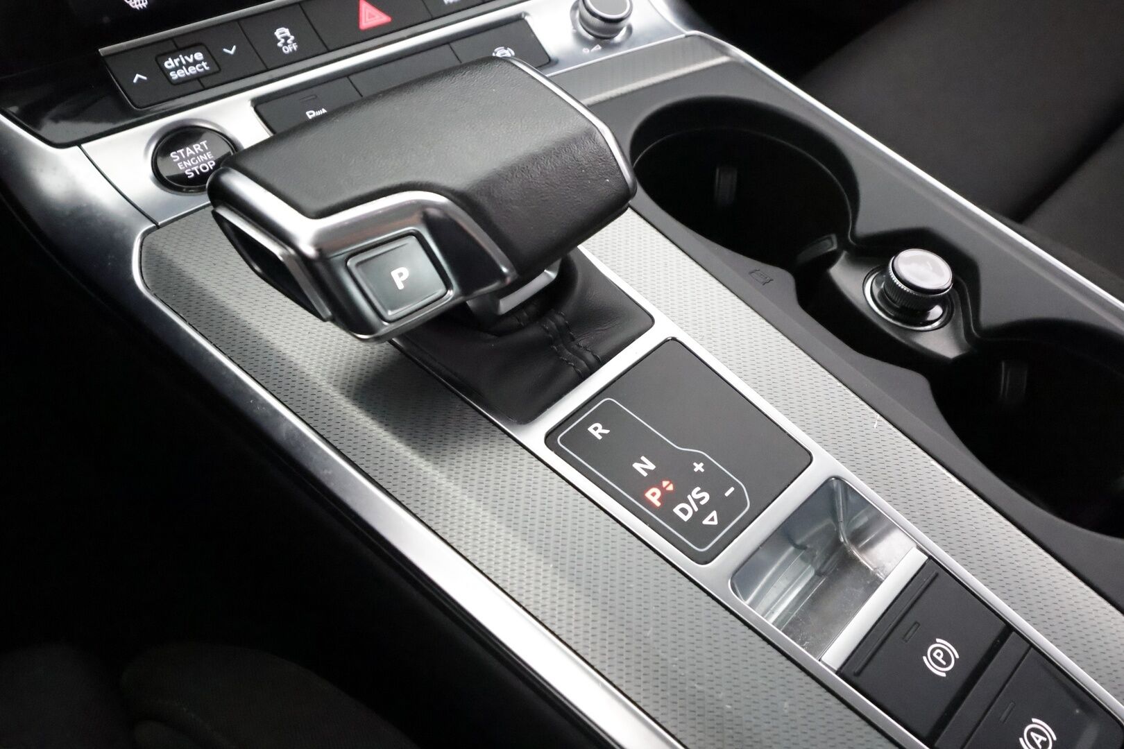 AUDI A6 2023 Avant 50 TFSI e Land of quattro - Vetokoukku | Adapt.Vakkari | Peruutuskamera | Digital Cockpit | LED | Merkkihuollot | Sporttipenkit | 4-Alue AC |