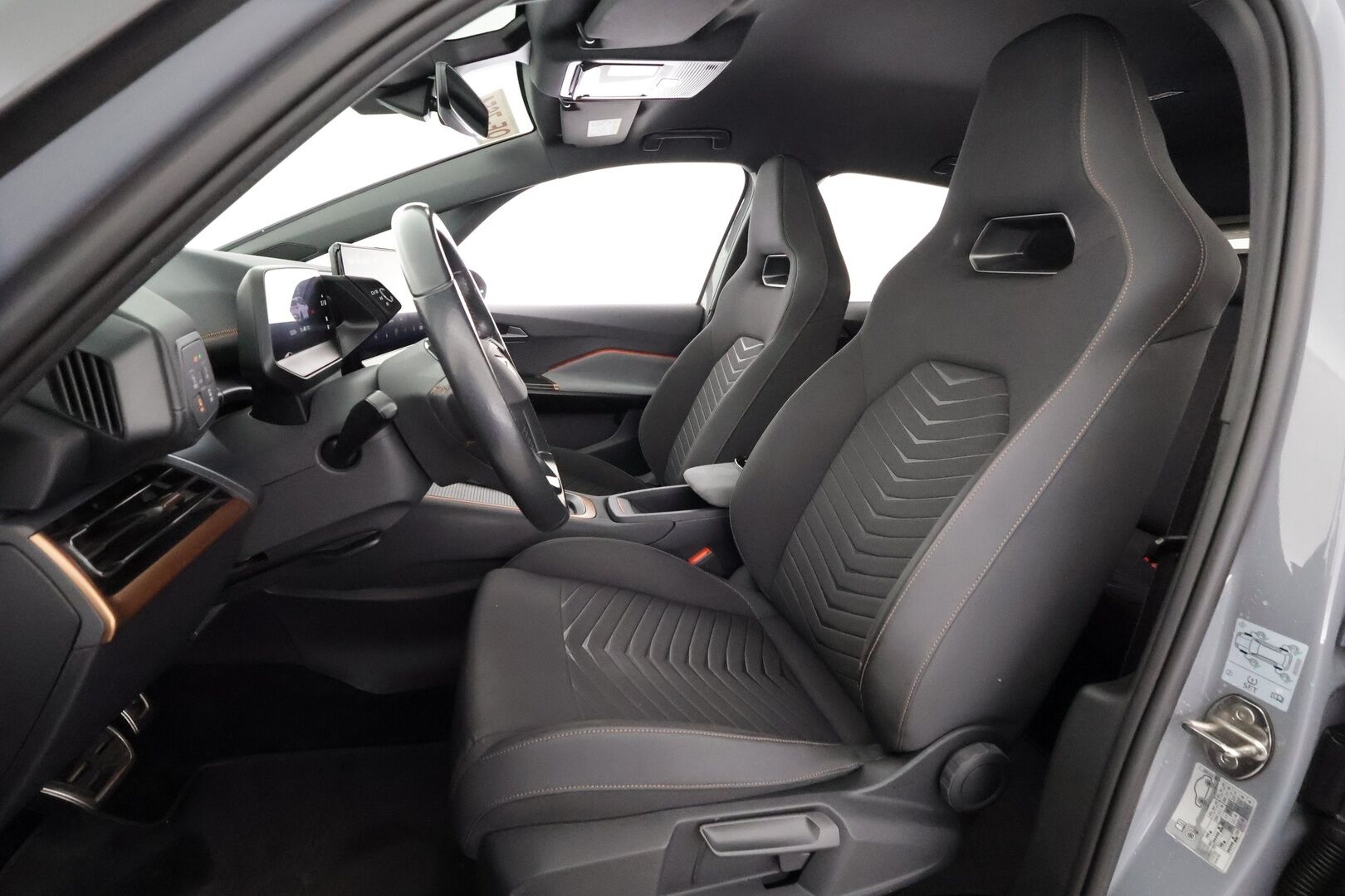 CUPRA BORN 2022 150 kW 58 kWh - | ILP | ACC | LED | P.Kamera | Navi | Kaistavahti | Keyless | Digimittaristo | Kahdet renkaat |