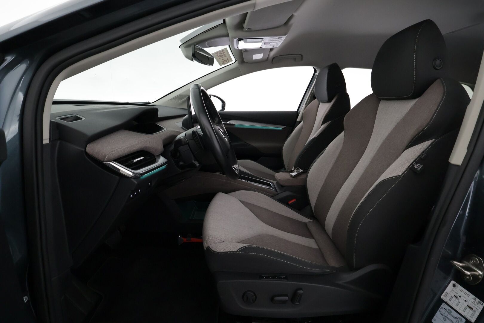 Skoda Enyaq 2021 60 Launch Edition iV - | ACC | ILP | Koukku | Matrix-LED | P.Kamera | Ratinlämmitys | Muistipenkki | Merkkihuollettu | Koti&Kauppalaturi |