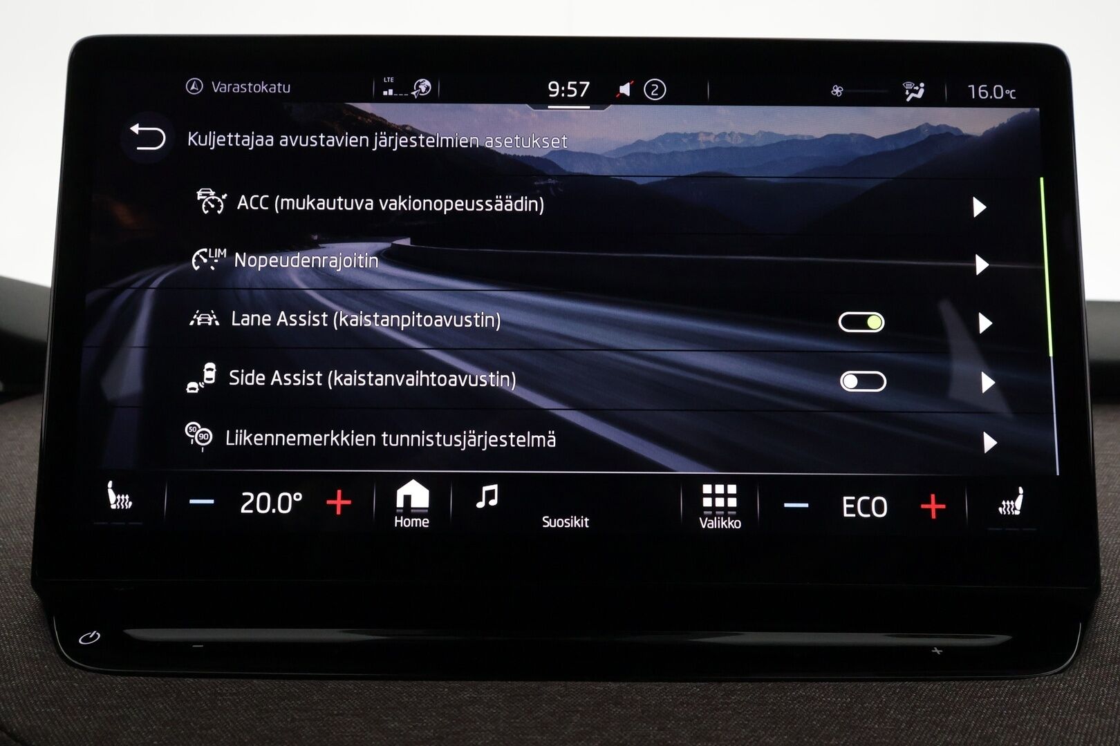 Skoda Enyaq 2021 60 Launch Edition iV - | ACC | ILP | Koukku | Matrix-LED | P.Kamera | Ratinlämmitys | Muistipenkki | Merkkihuollettu | Koti&Kauppalaturi |