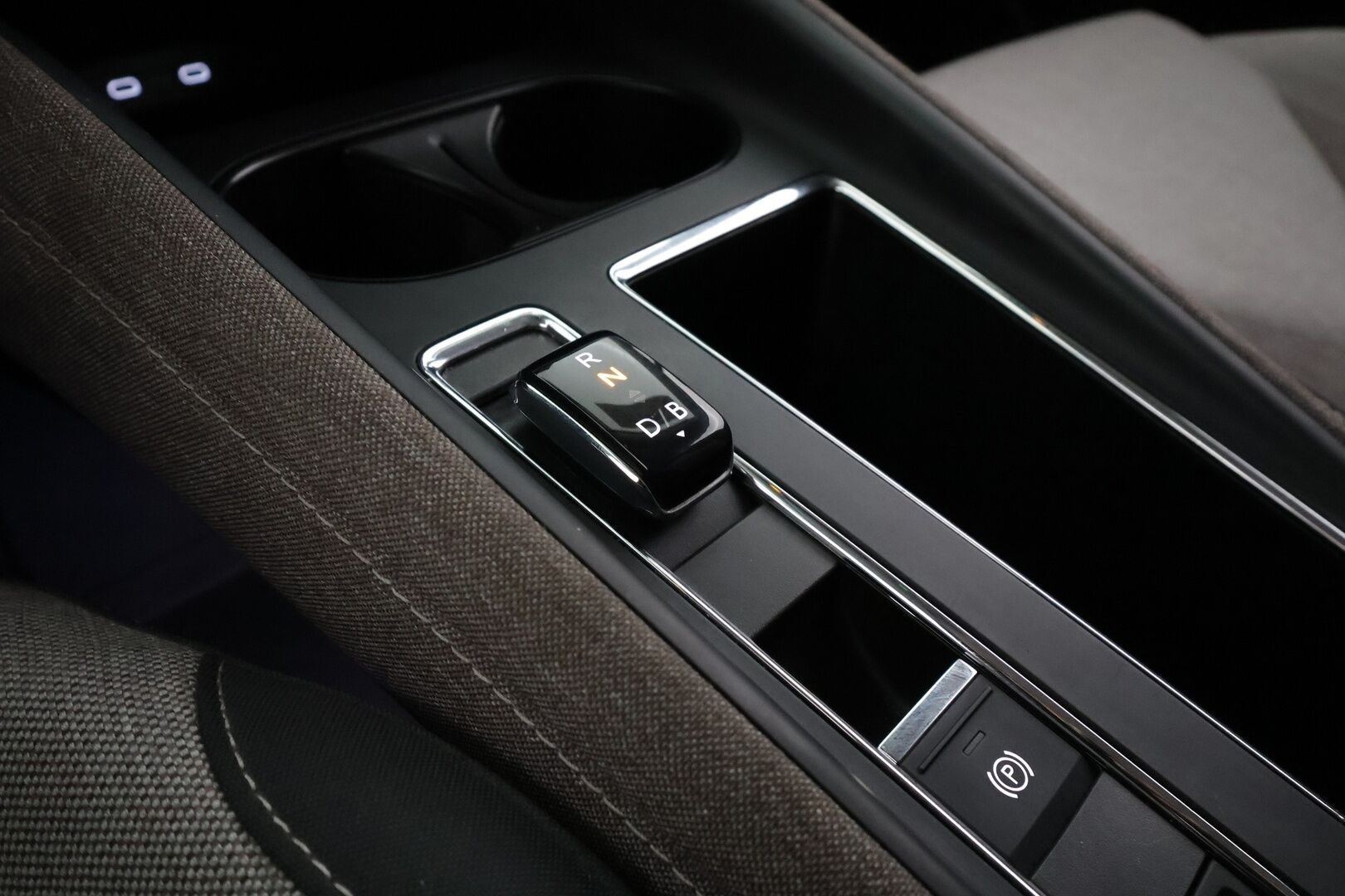 Skoda Enyaq 2021 60 Launch Edition iV - | ACC | ILP | Koukku | Matrix-LED | P.Kamera | Ratinlämmitys | Muistipenkki | Merkkihuollettu | Koti&Kauppalaturi |