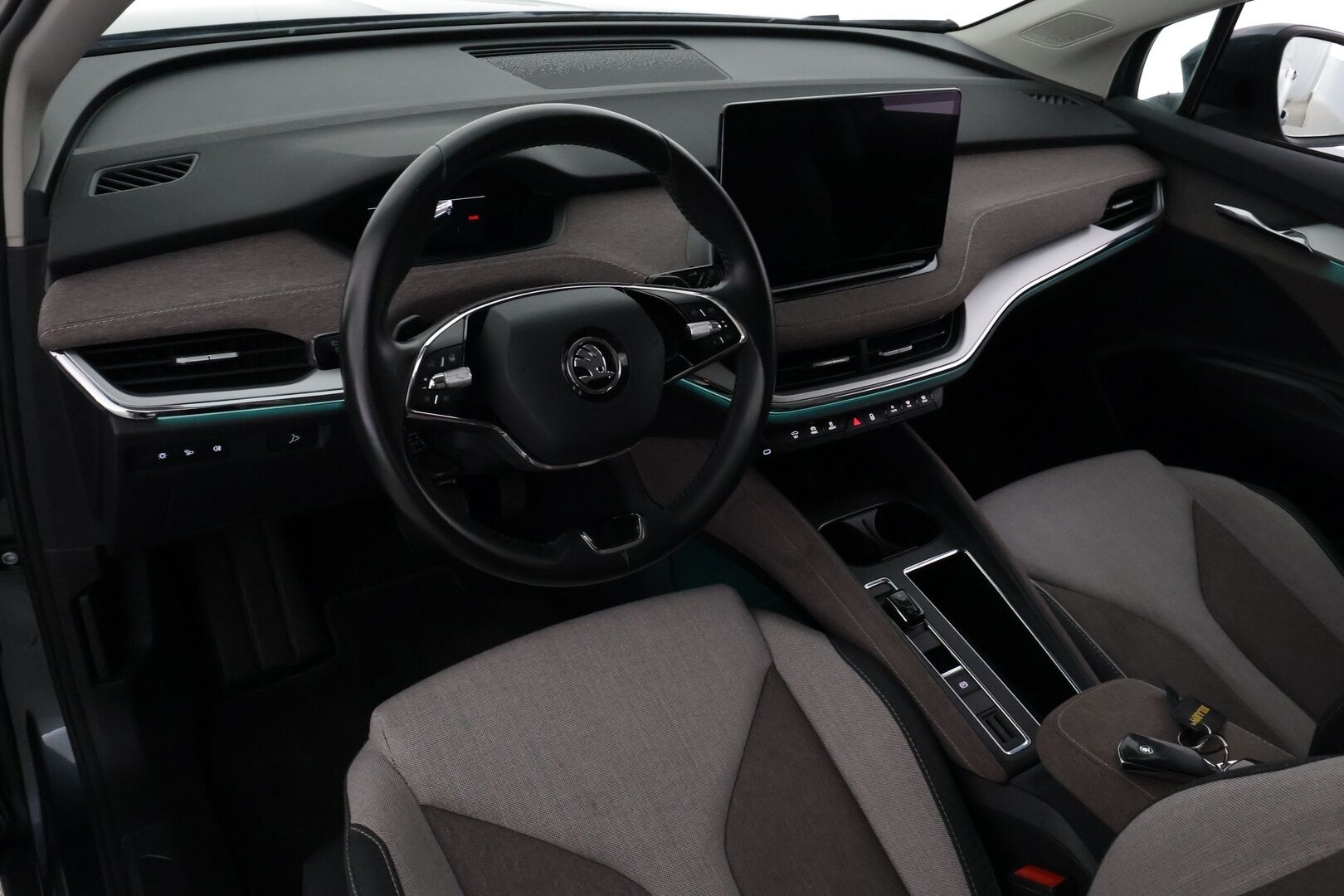 Skoda Enyaq 2021 60 Launch Edition iV - | ACC | ILP | Koukku | Matrix-LED | P.Kamera | Ratinlämmitys | Muistipenkki | Merkkihuollettu | Koti&Kauppalaturi |