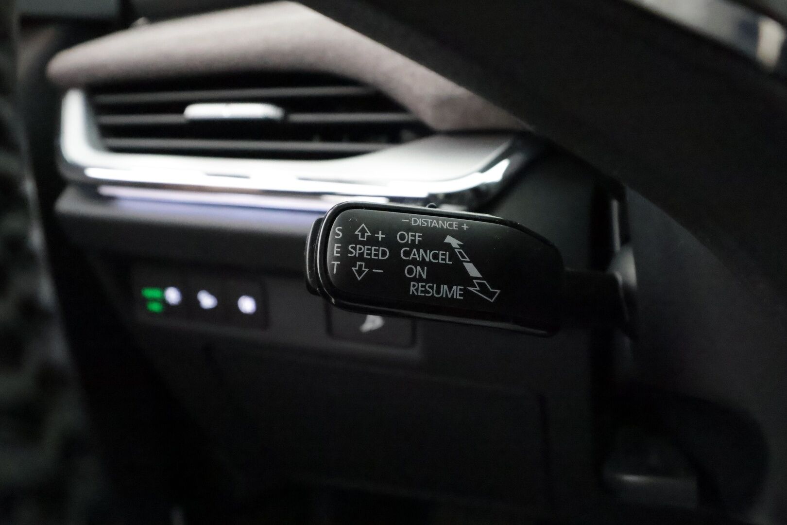 Skoda Enyaq 2021 60 Launch Edition iV - | ACC | ILP | Koukku | Matrix-LED | P.Kamera | Ratinlämmitys | Muistipenkki | Merkkihuollettu | Koti&Kauppalaturi |